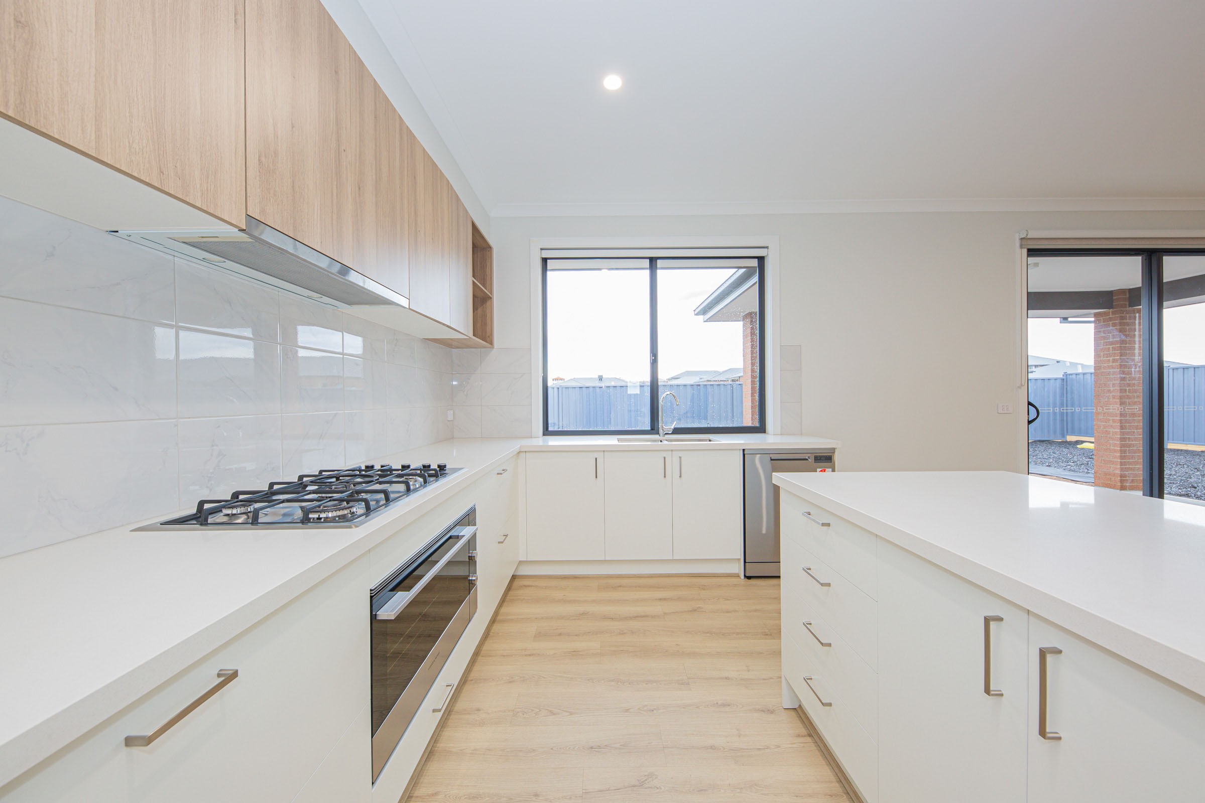 21 Glebe Approach, Clyde North, VIC 3978