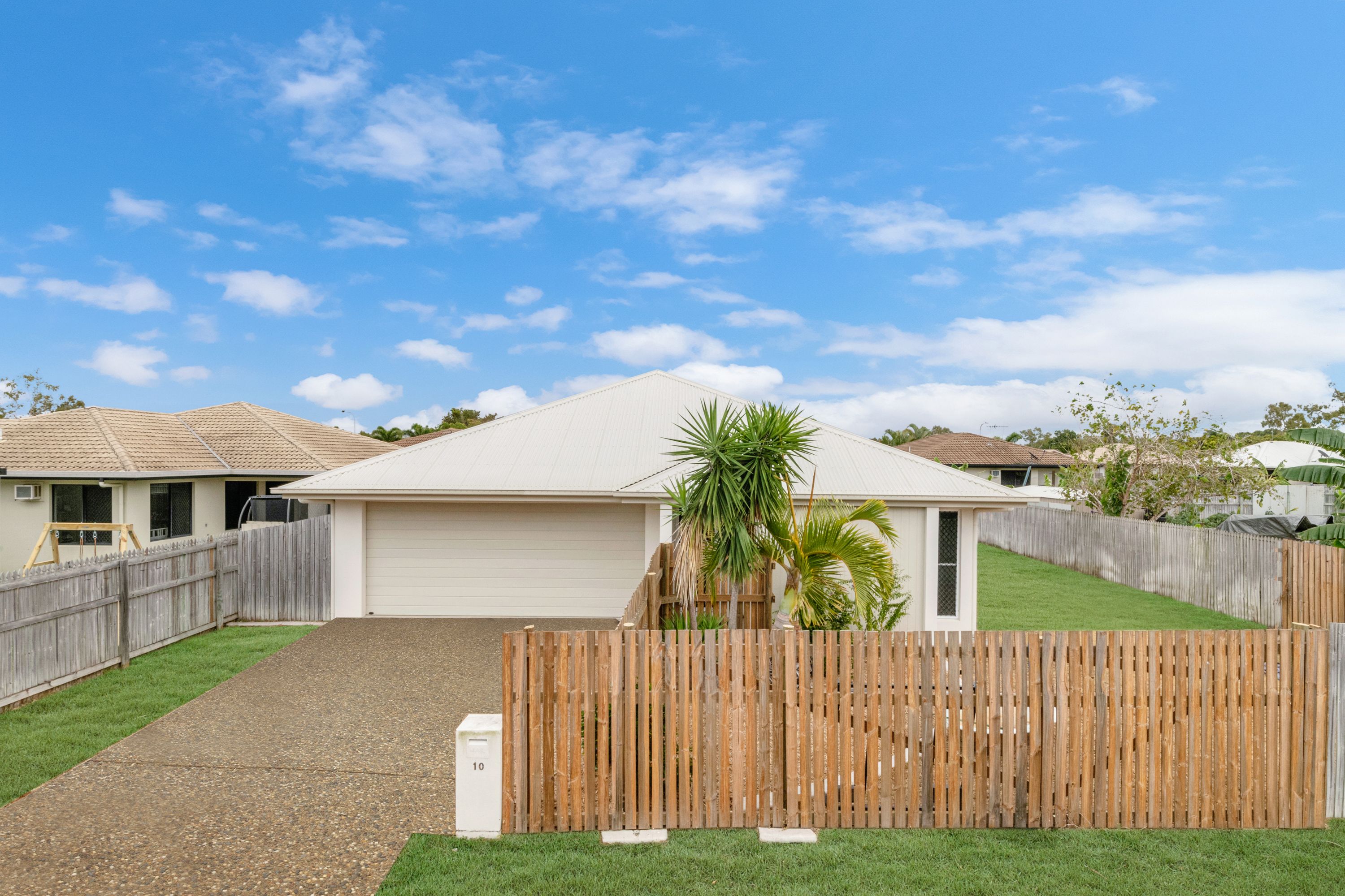10 Sanderling Circuit, Kelso QLD 4815