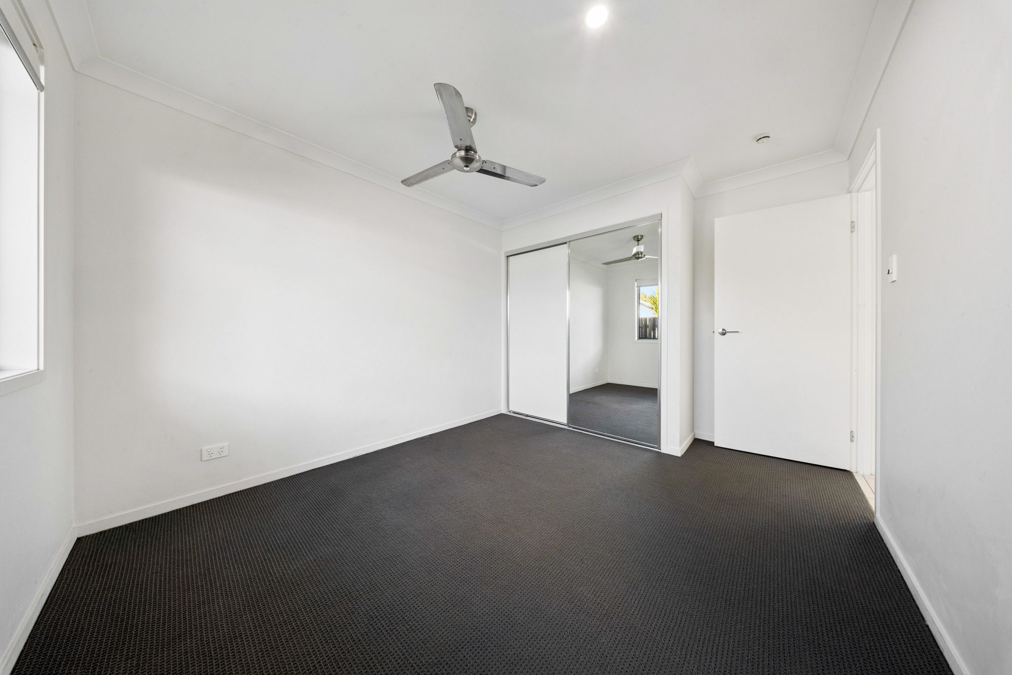 44 Dew Street — photo 12 of 24
