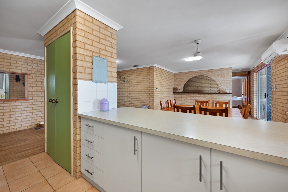 6 Boaz Street, Karloo, WA 6530