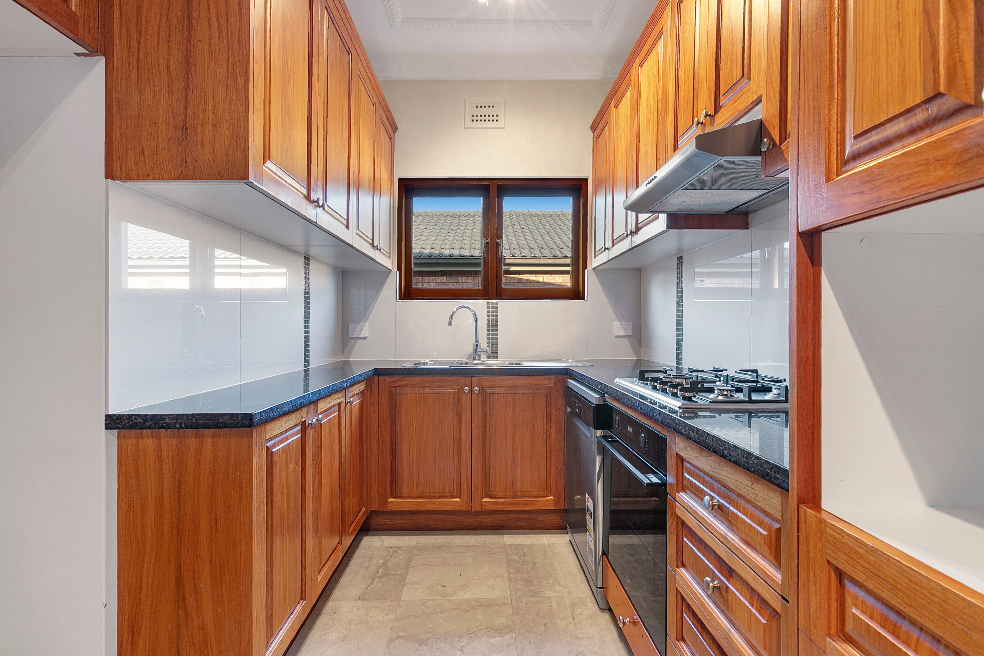 45 Chelmsford Avenue — photo 3 of 7