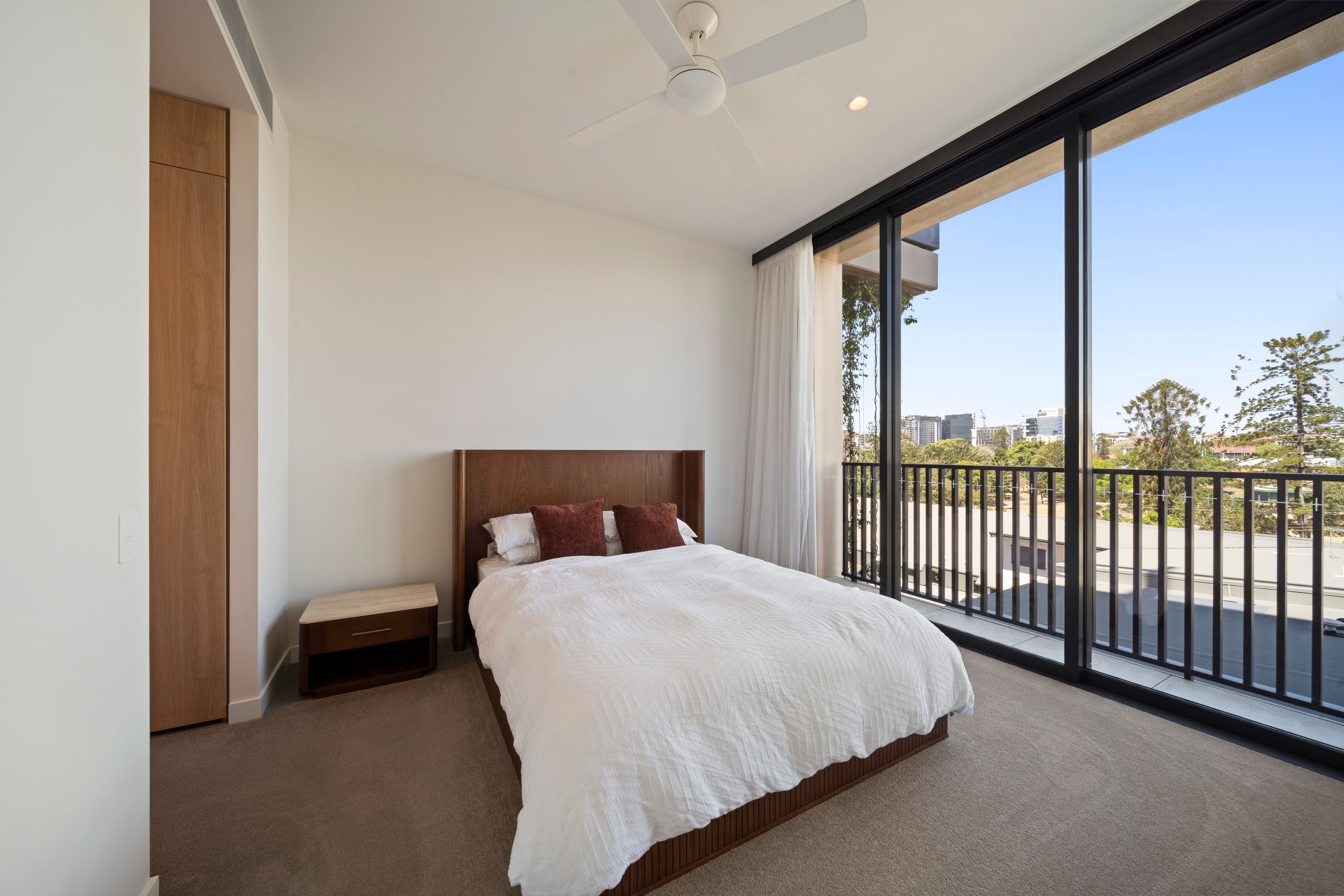 301/20 Edmondstone Street — photo 11 of 30