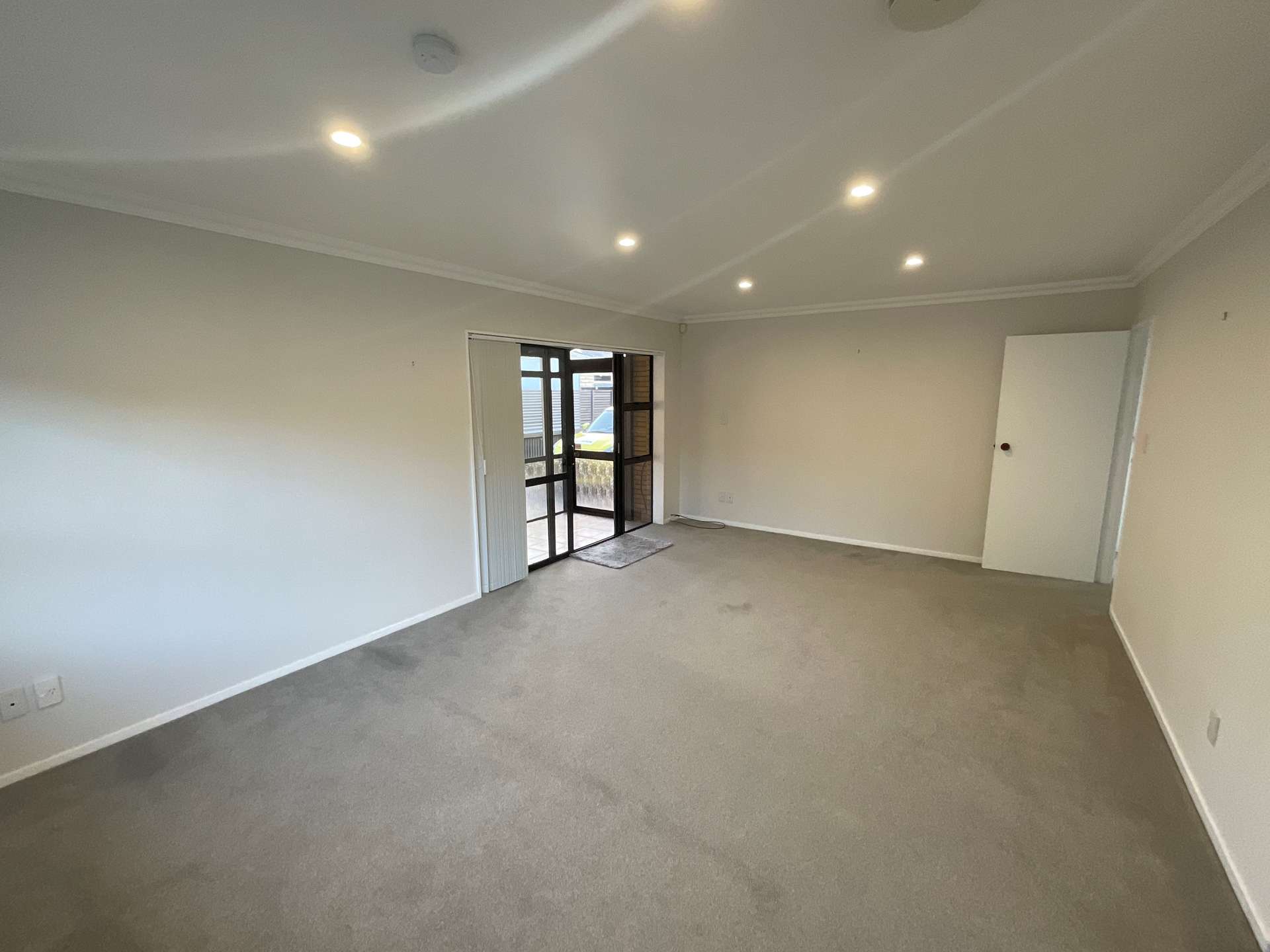 4/6 Holsworthy Road photo 3