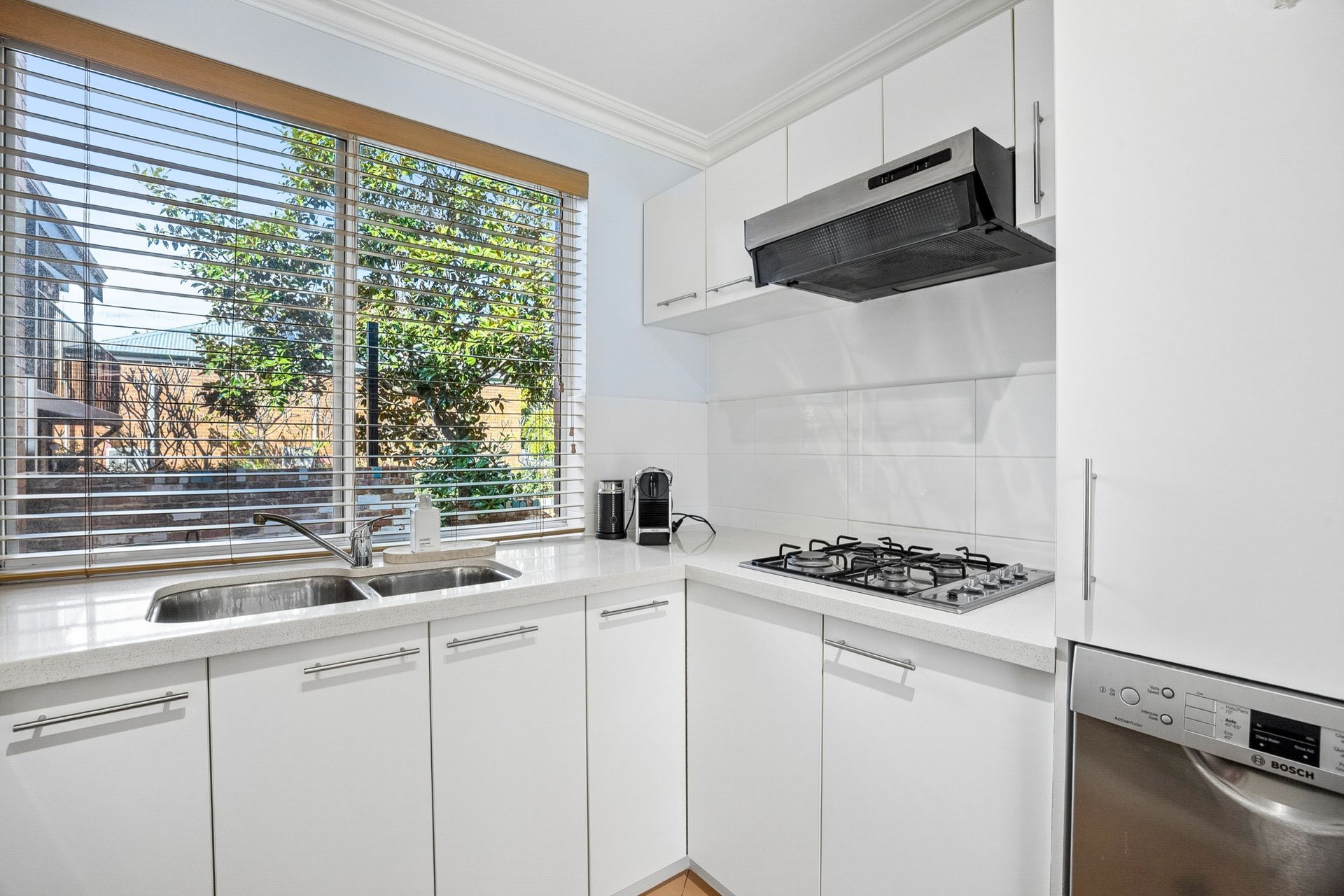 8/6 Stuart Street — photo 15 of 28