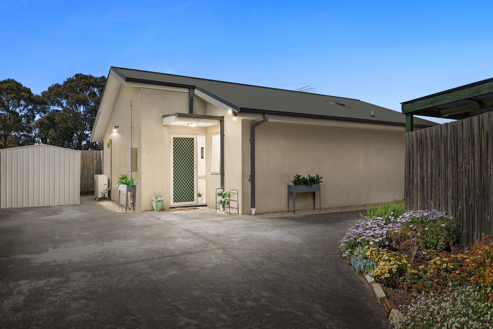 2/20 Centenary Crescent, Werribee, VIC 3030