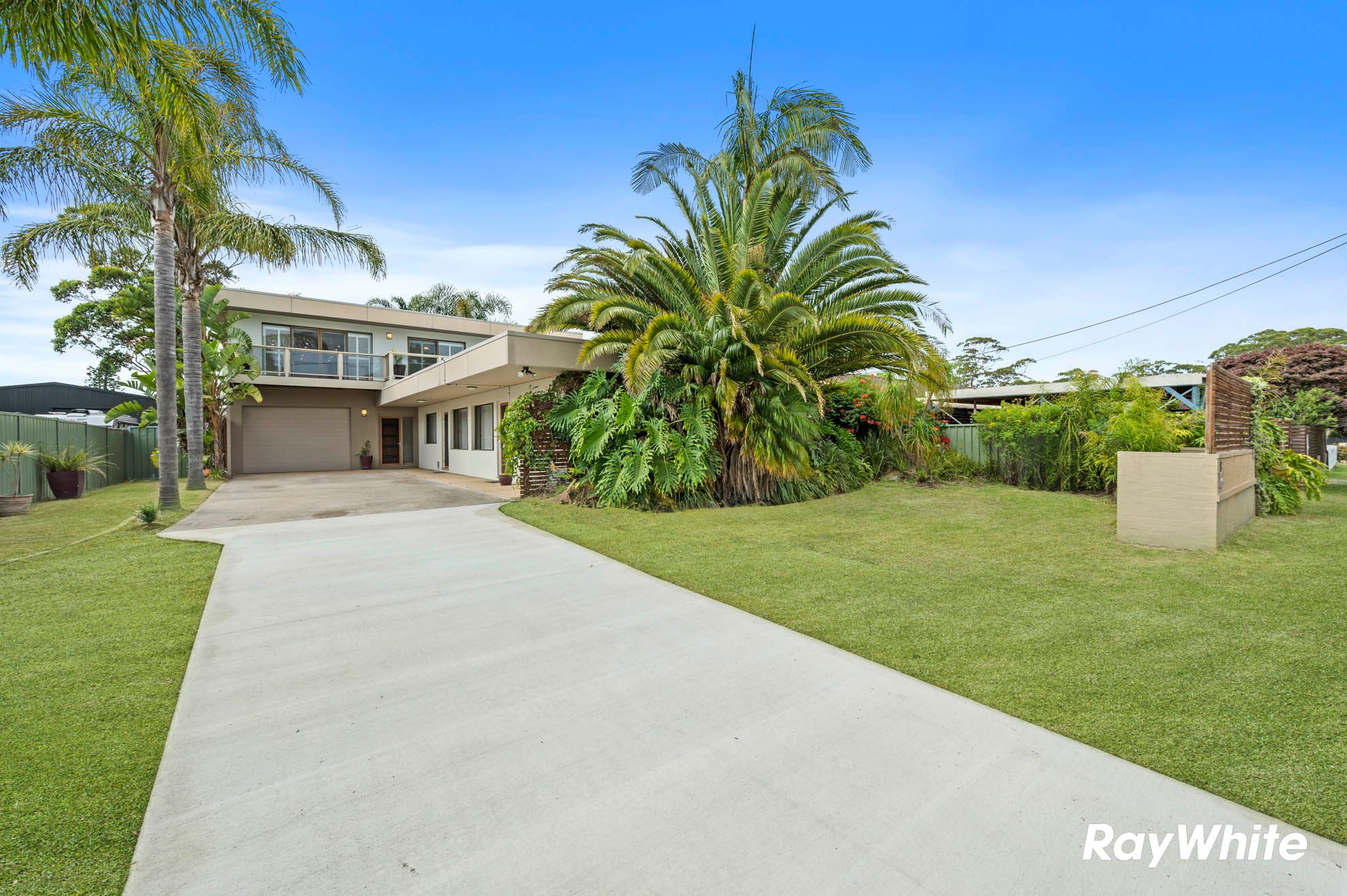8 Clarke Street, Broulee NSW 2537