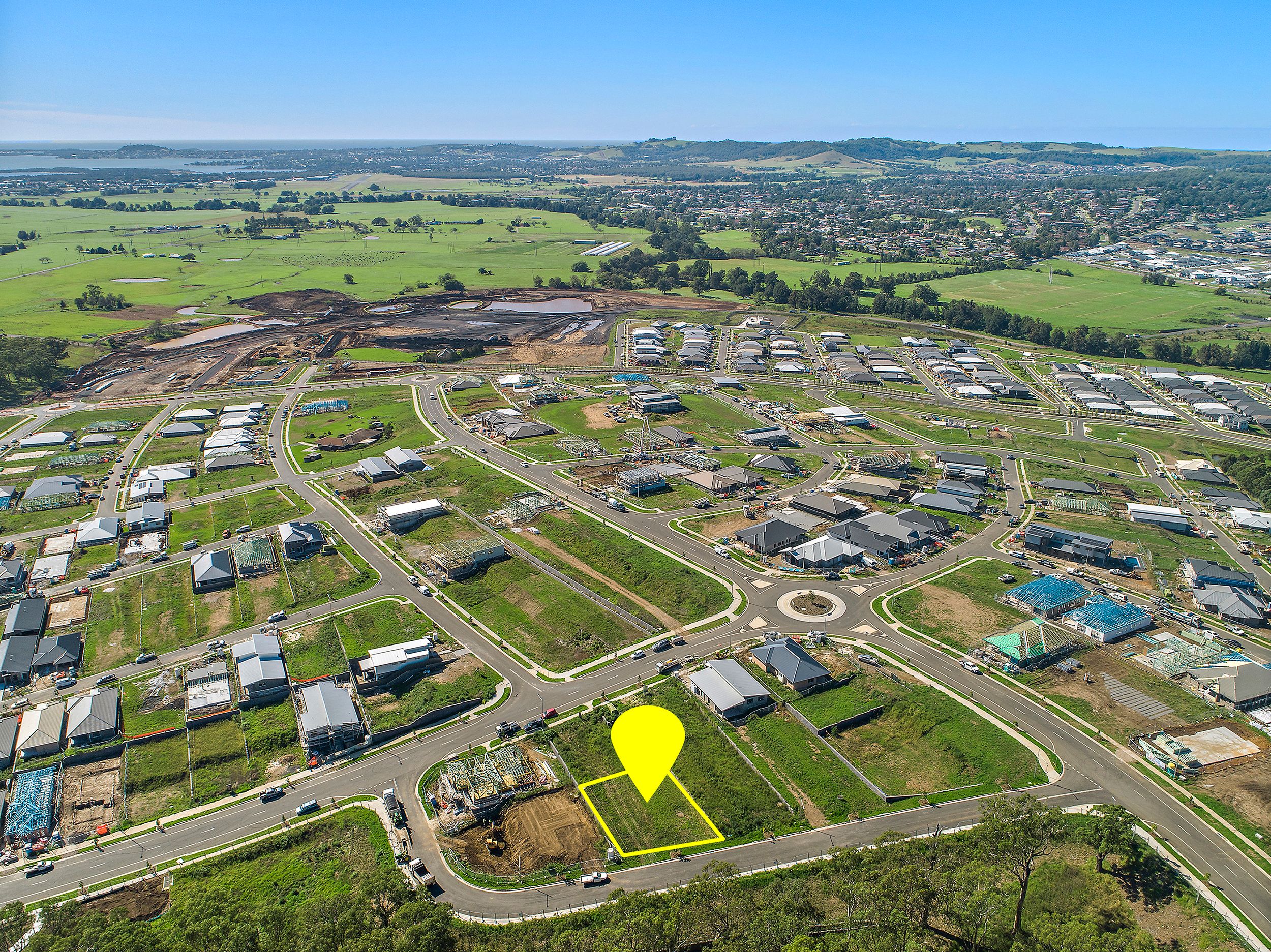 8 Horseshoe Circuit, Calderwood, NSW 2527