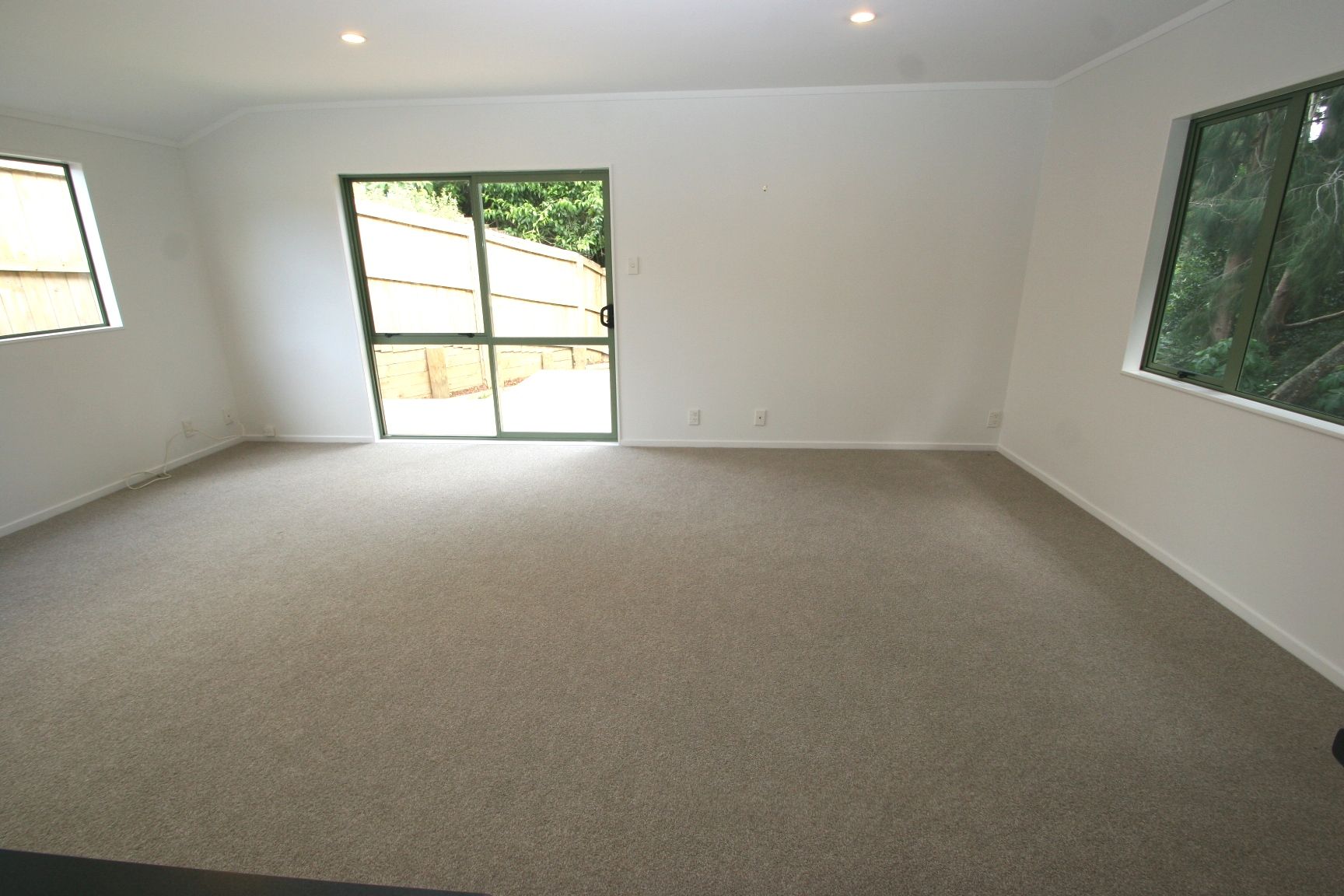 6B Mulberry Place, Glenfield, North Shore City