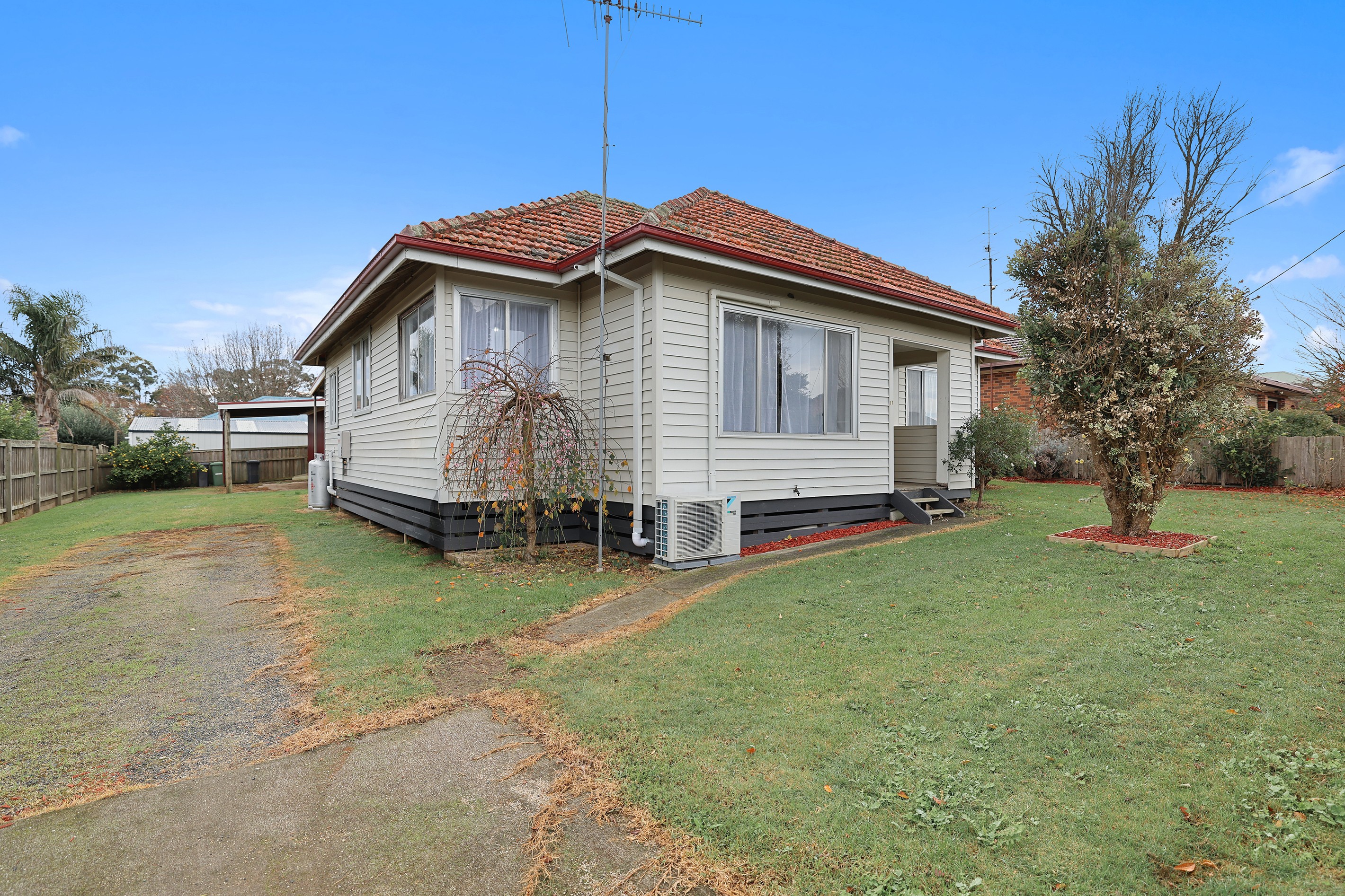 11 Peacock Street, Mirboo North, VIC 3871