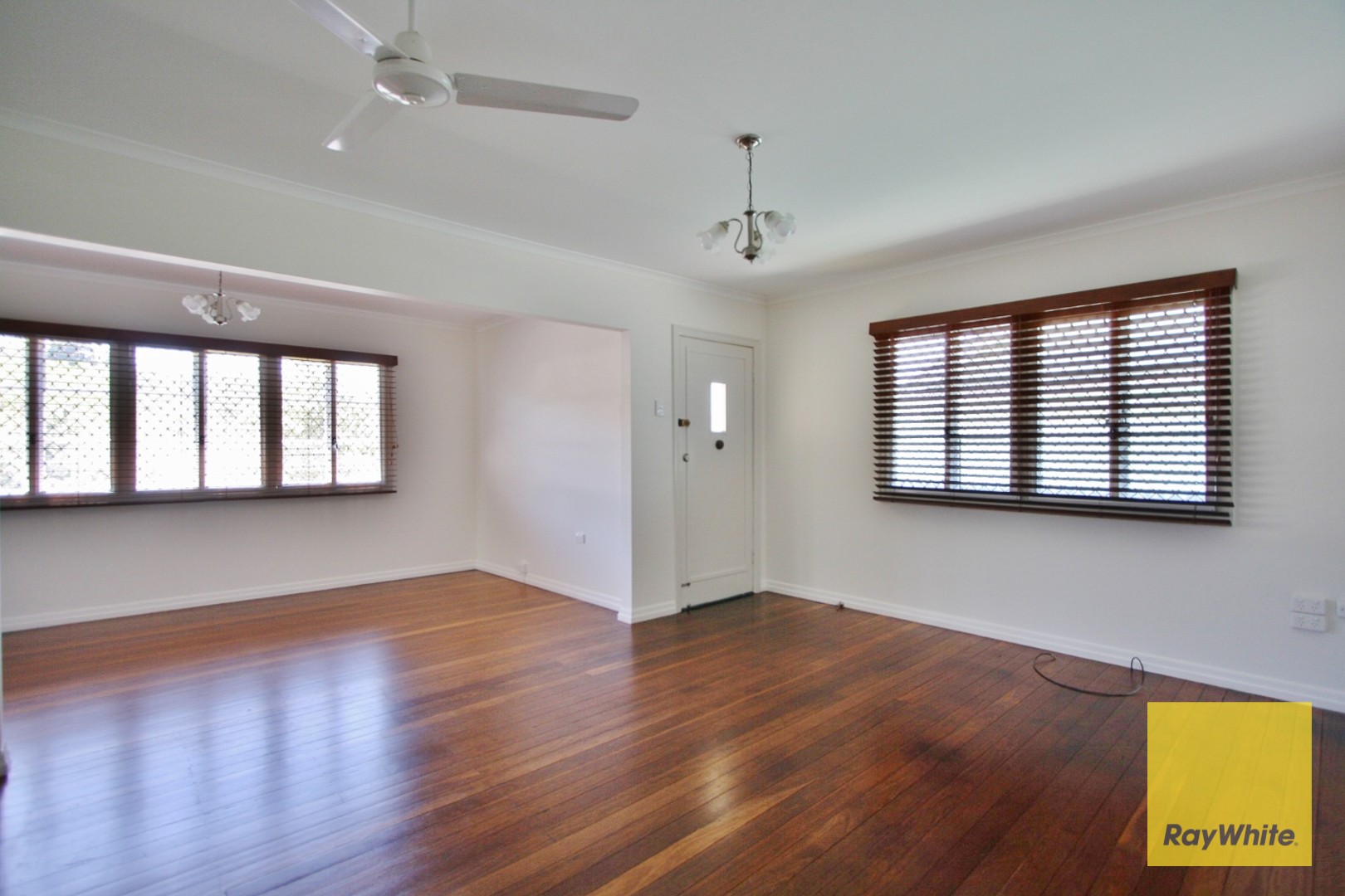 11A Sapphire Street, Holland Park, QLD 4121