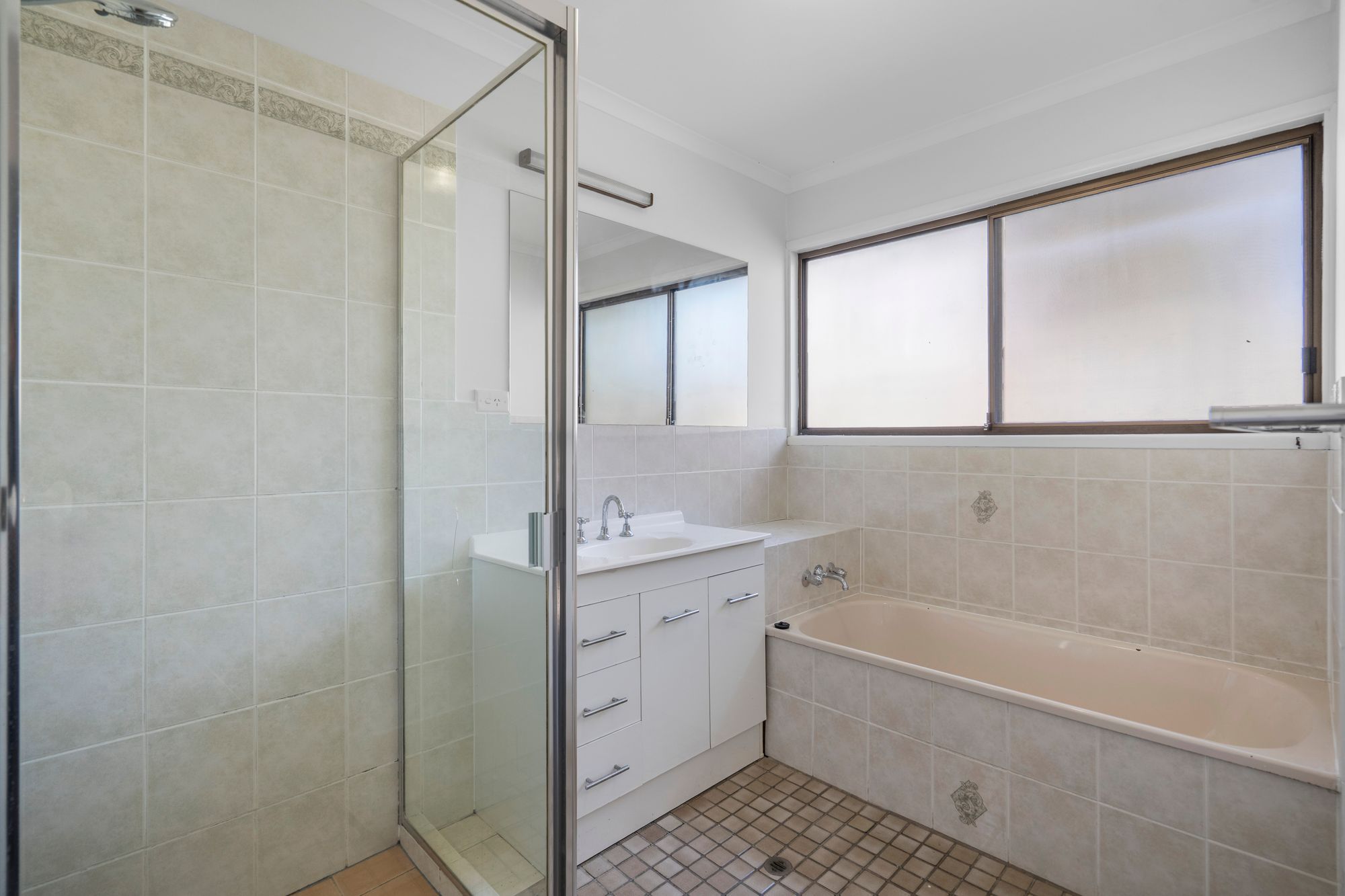 8 Clivia Crescent — photo 11 of 14