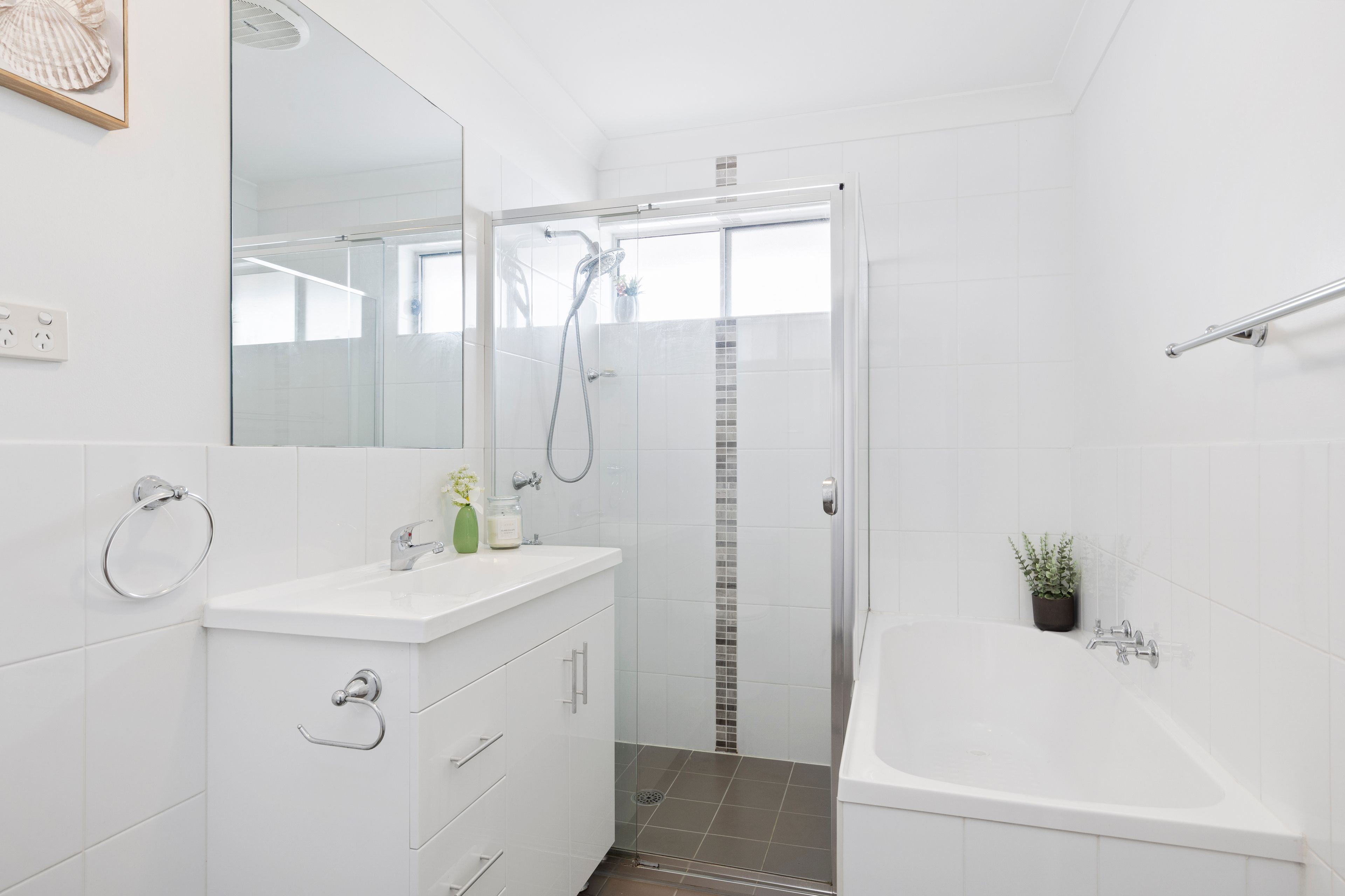 13/161 Maryland Drive — photo 5 of 15