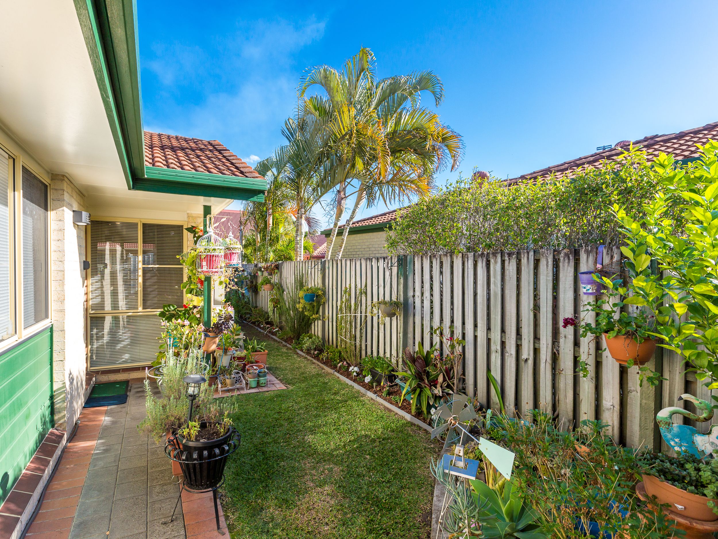 2/15 Monet Street, Coombabah, QLD 4216