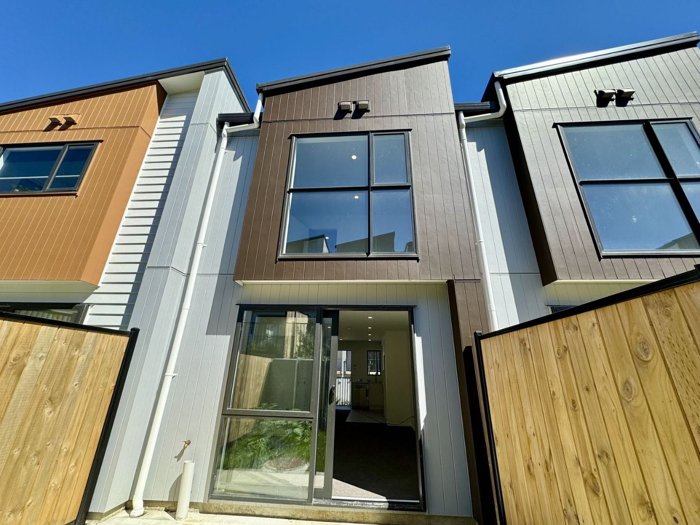 8 Raupeti Lane, Henderson, Waitakere City