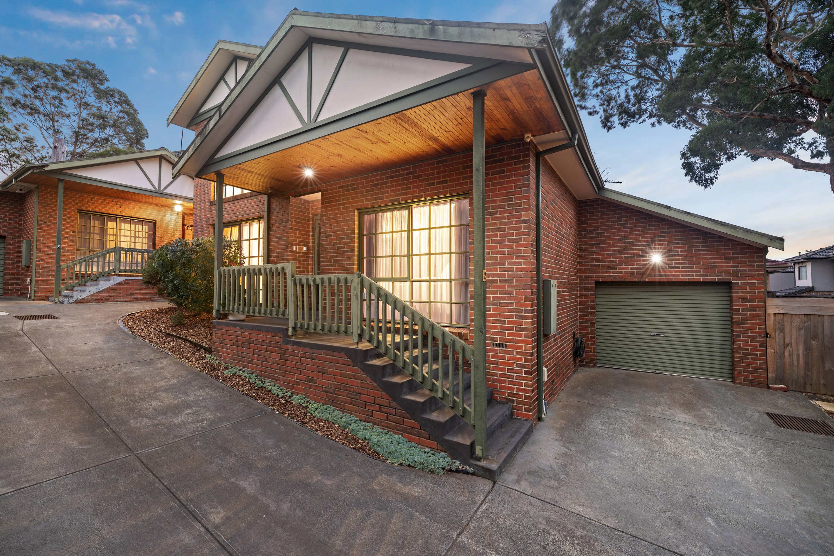 2/1 Rolls Court, Glen Waverley, VIC 3150