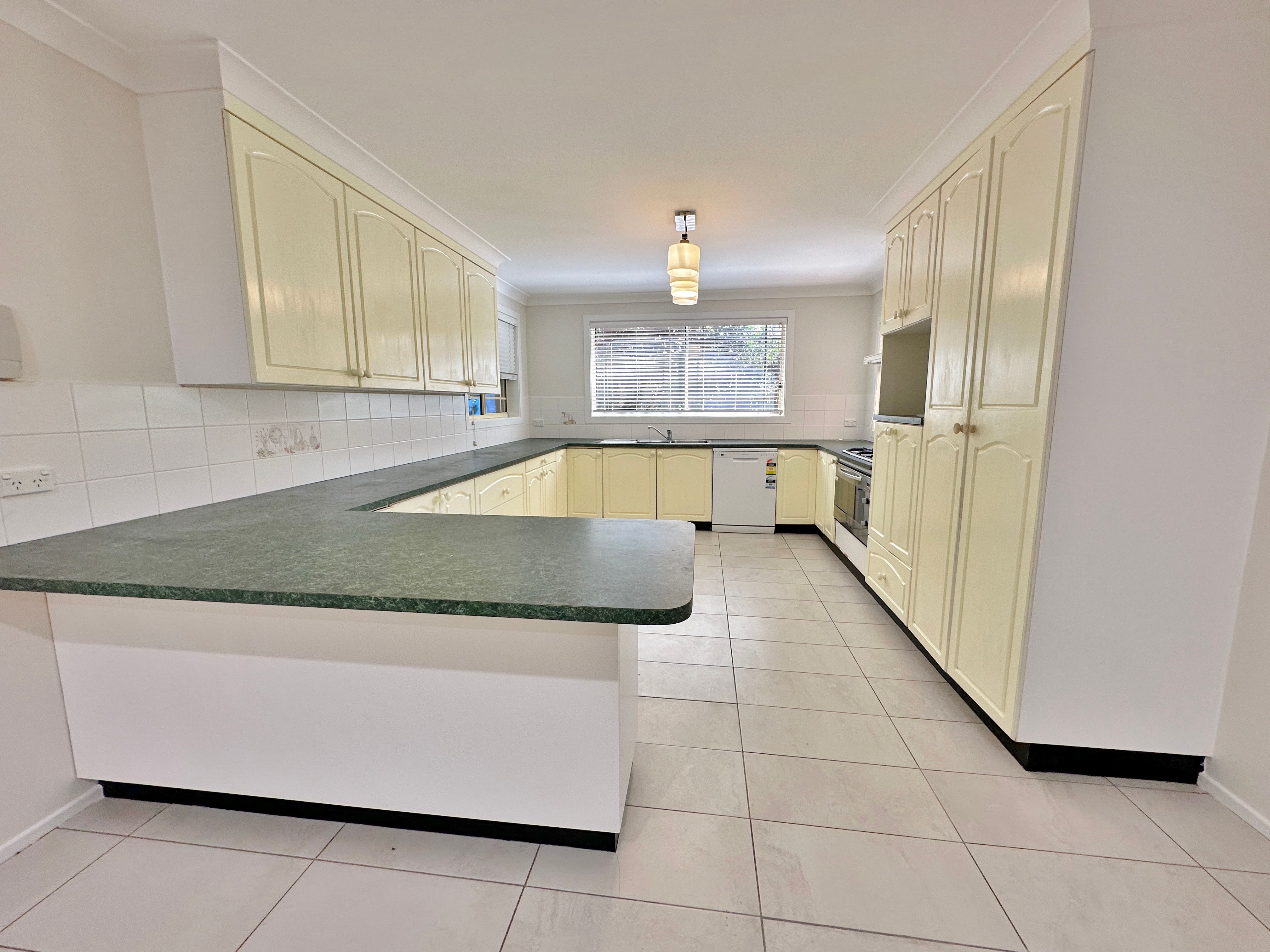 12 Jim Anderson Avenue, Young, NSW 2594