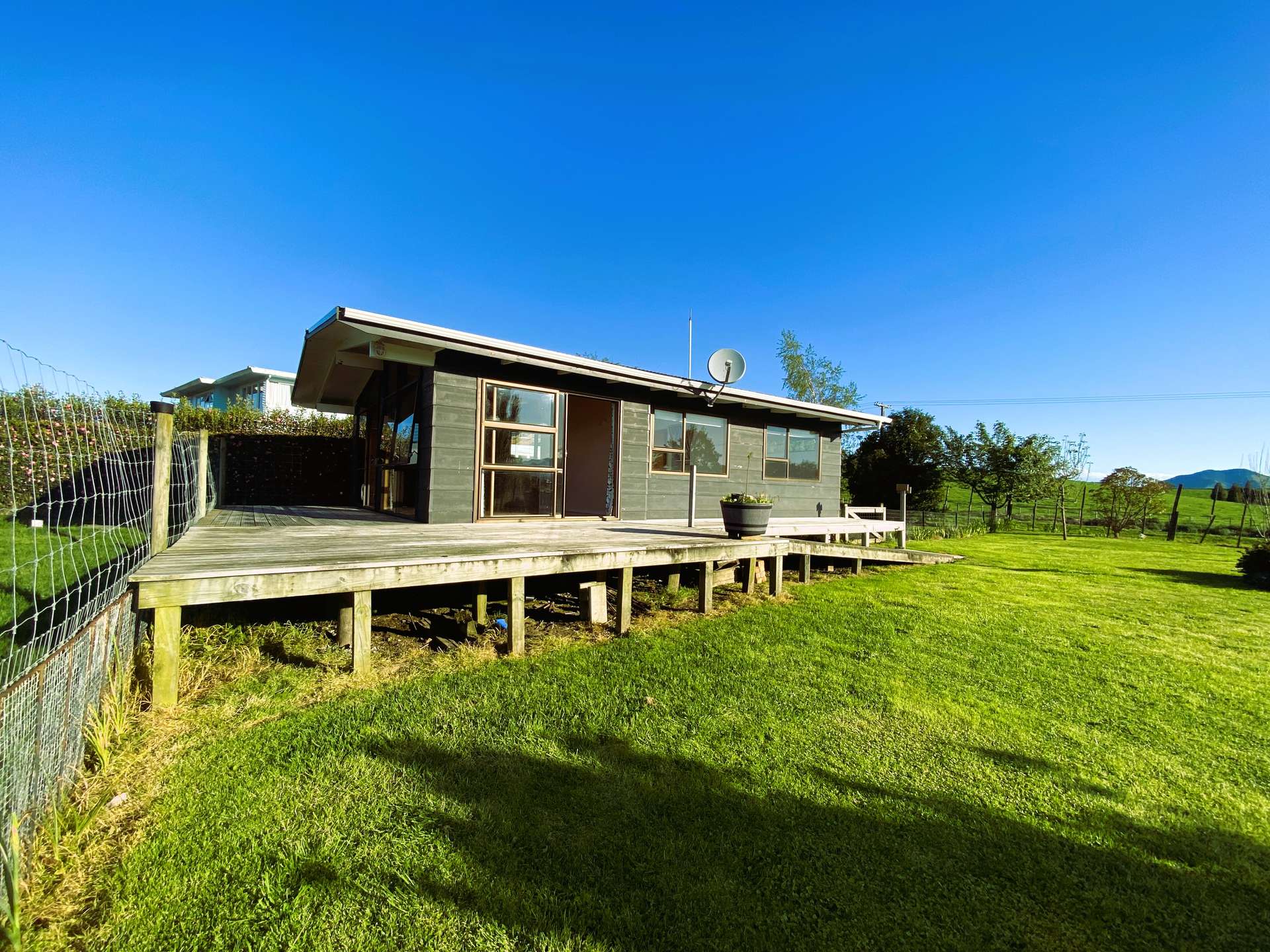 132 Pirongia Road photo 0