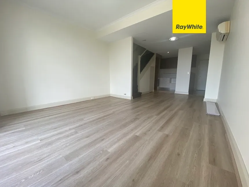 15C/541 Pembroke Road — photo from Ray White Macarthur Group