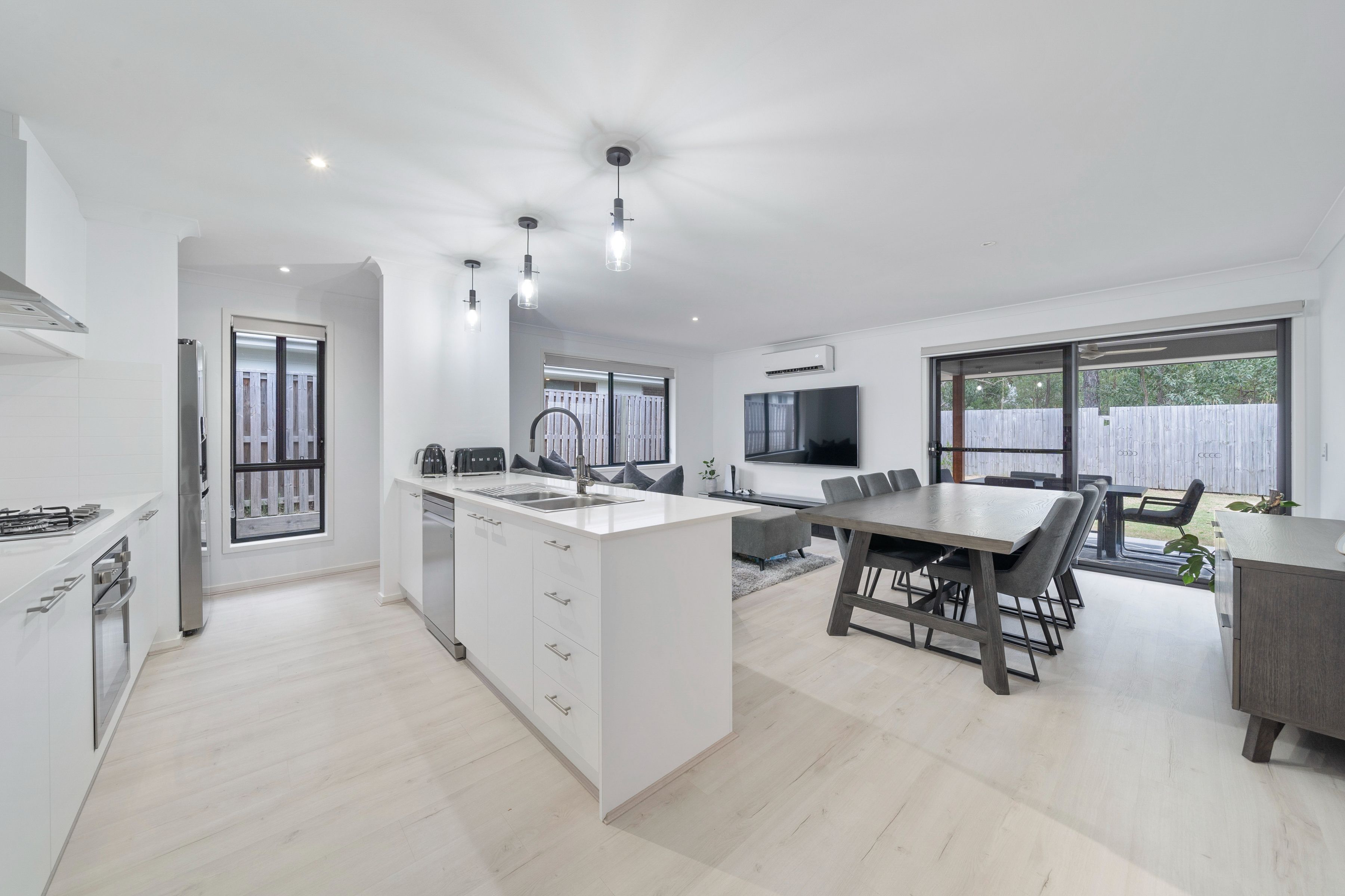 49 Bloomfield Avenue, Park Ridge, QLD 4125