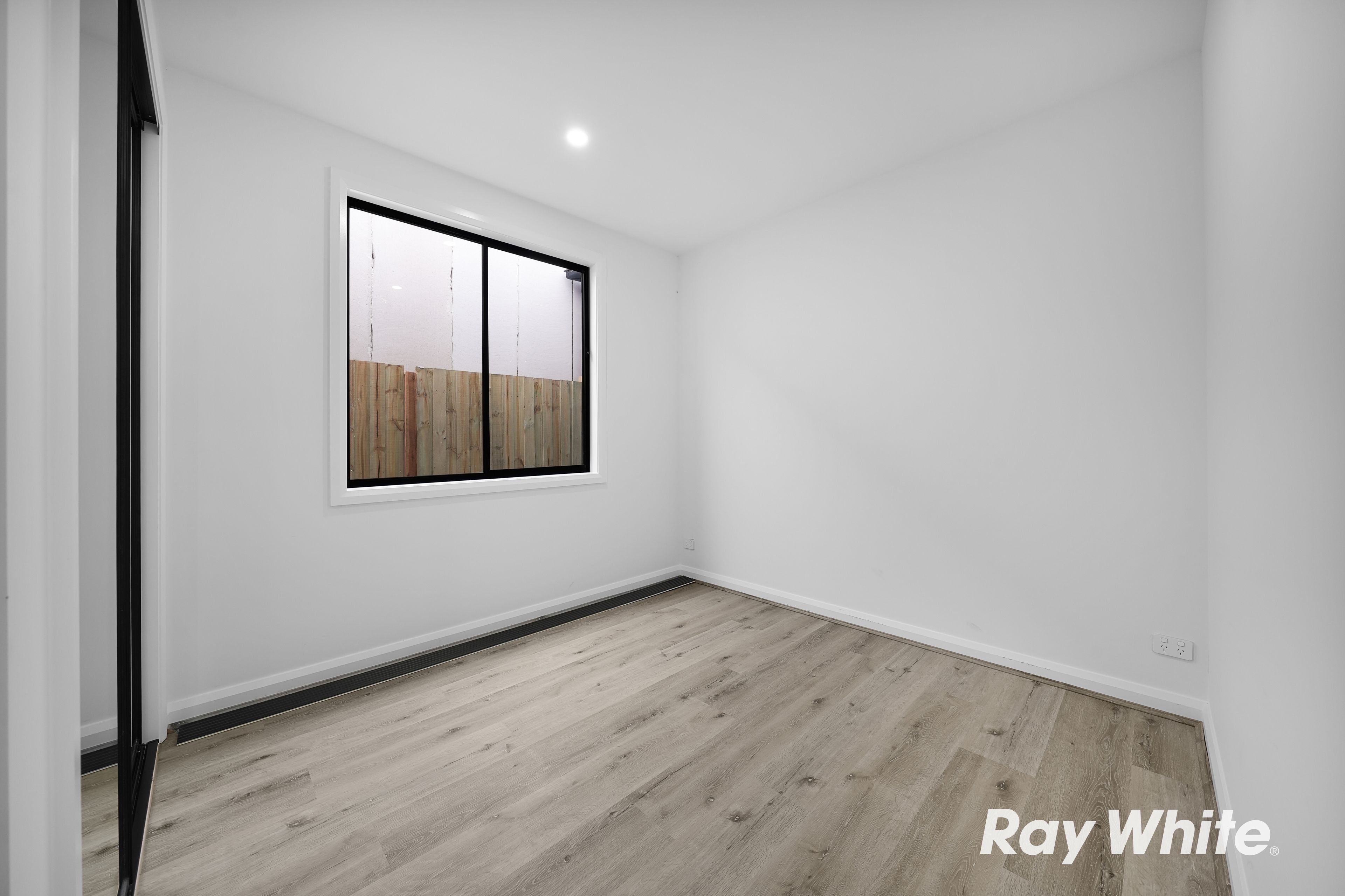 32 Baguette Road — photo 13 of 18