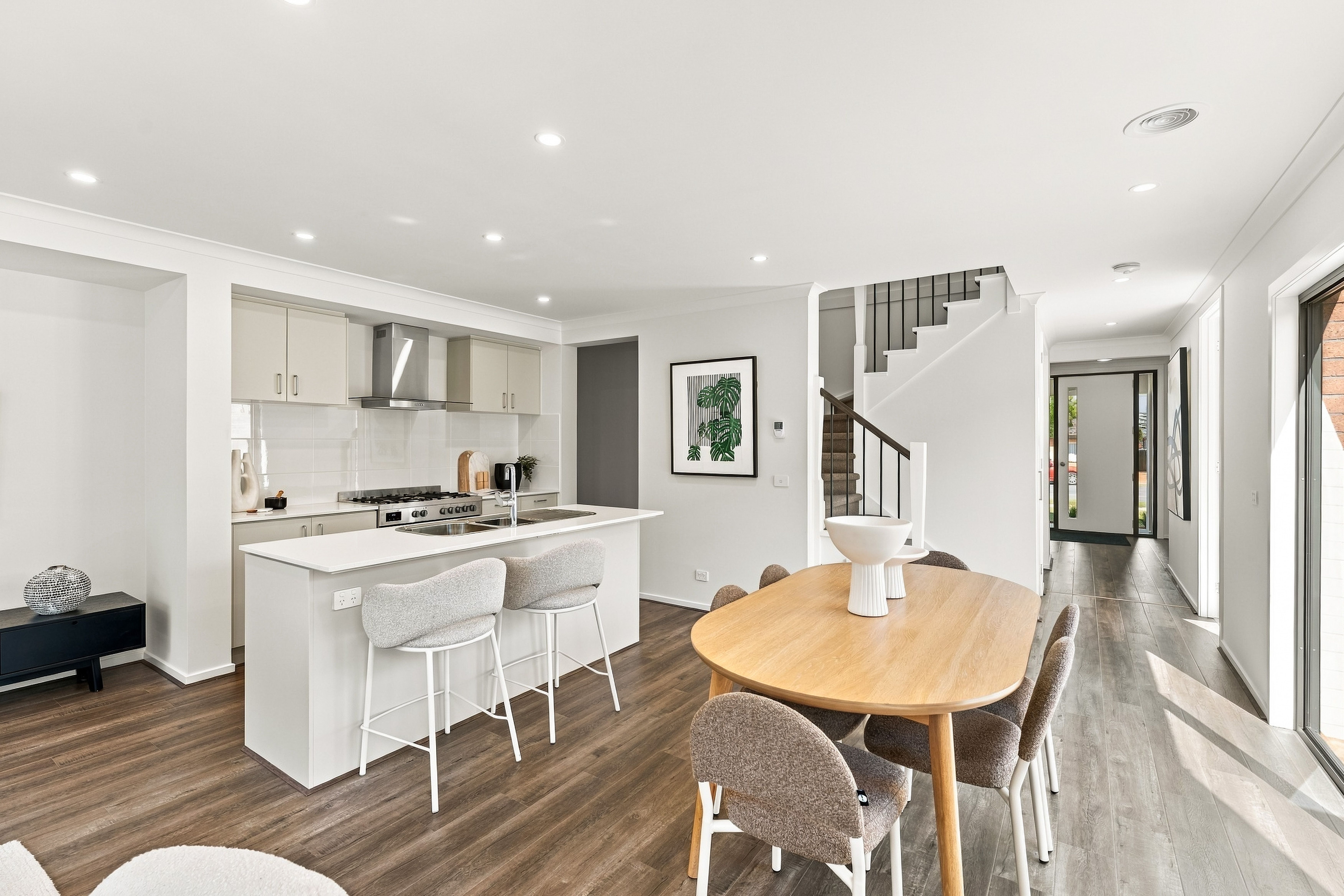 1&2/30 Allenby Avenue — photo 3 of 30