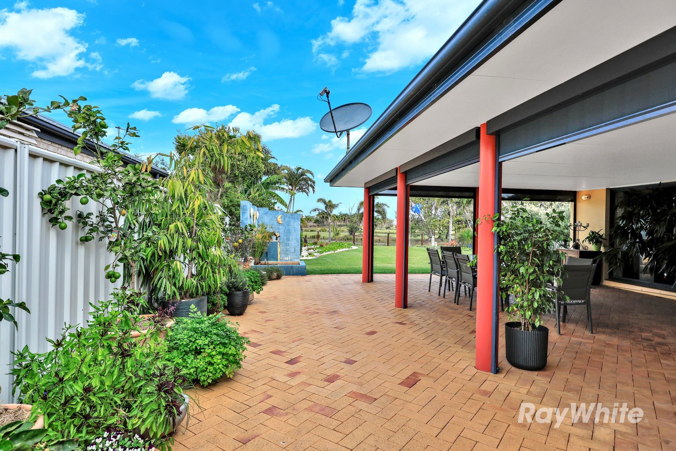 202 Barolin Esplanade, Coral Cove, QLD 4670