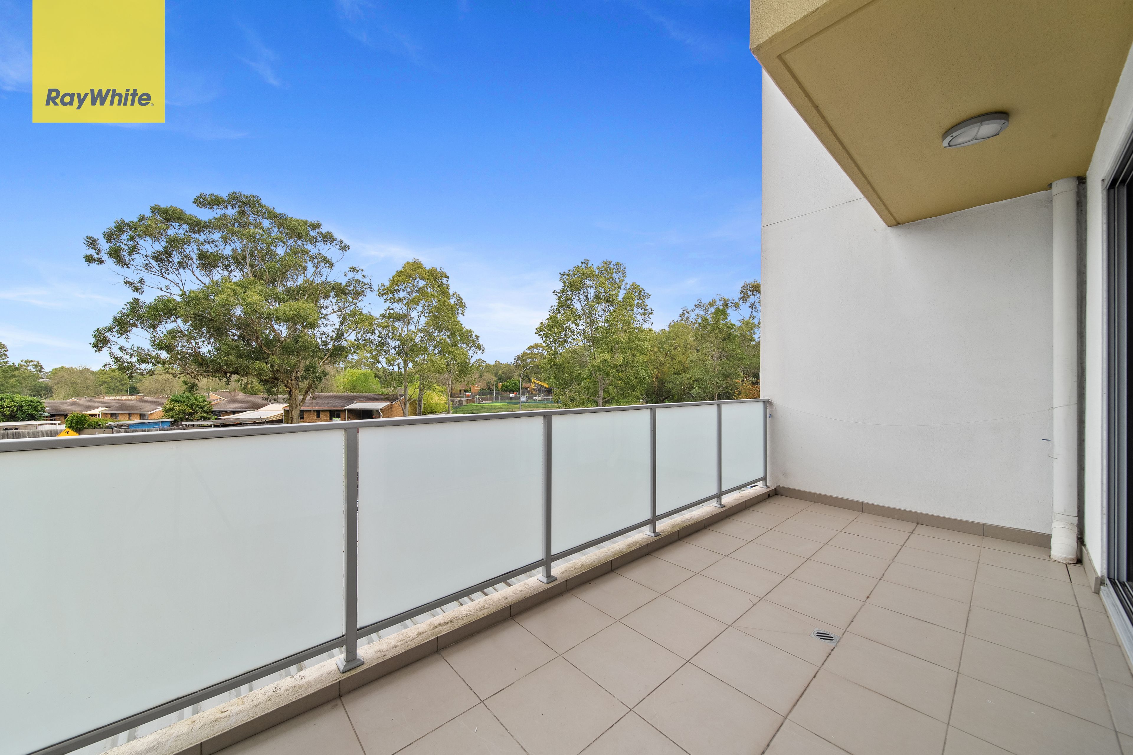 32/51 Bonnyrigg Avenue — photo 3 of 5
