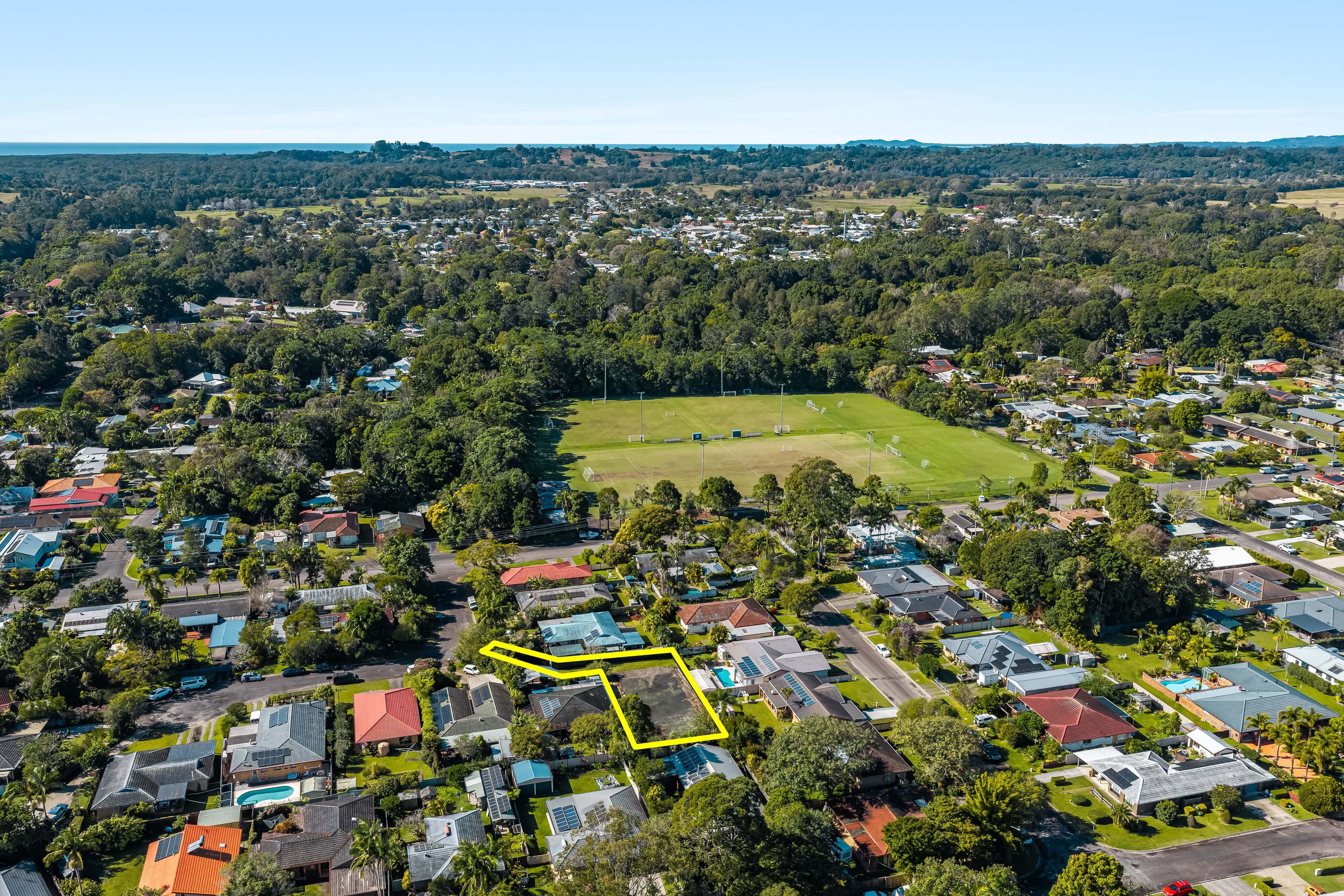4 Hibiscus Place — photo from Ray White Byron Bay