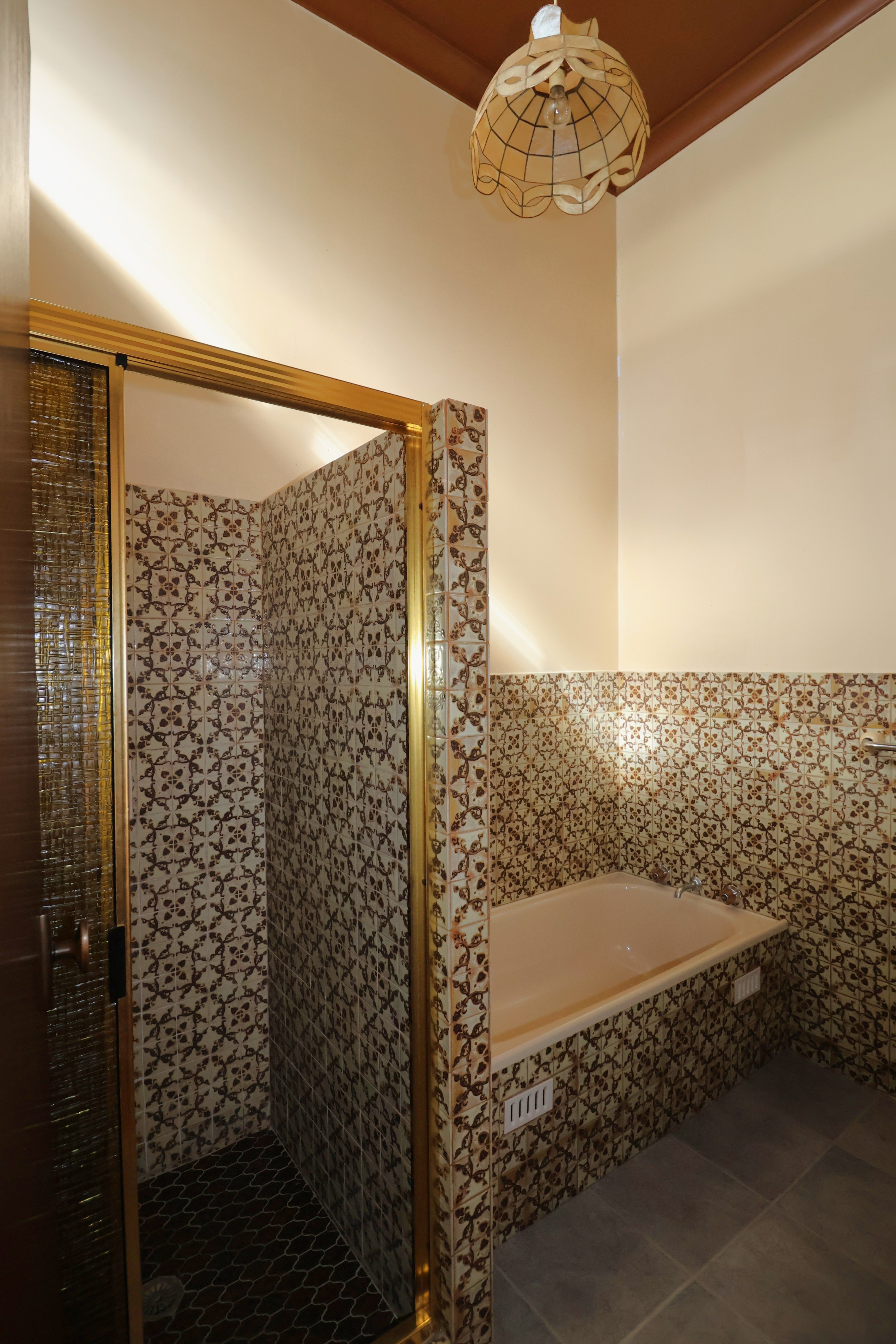 23 Bates Avenue — photo 9 of 16