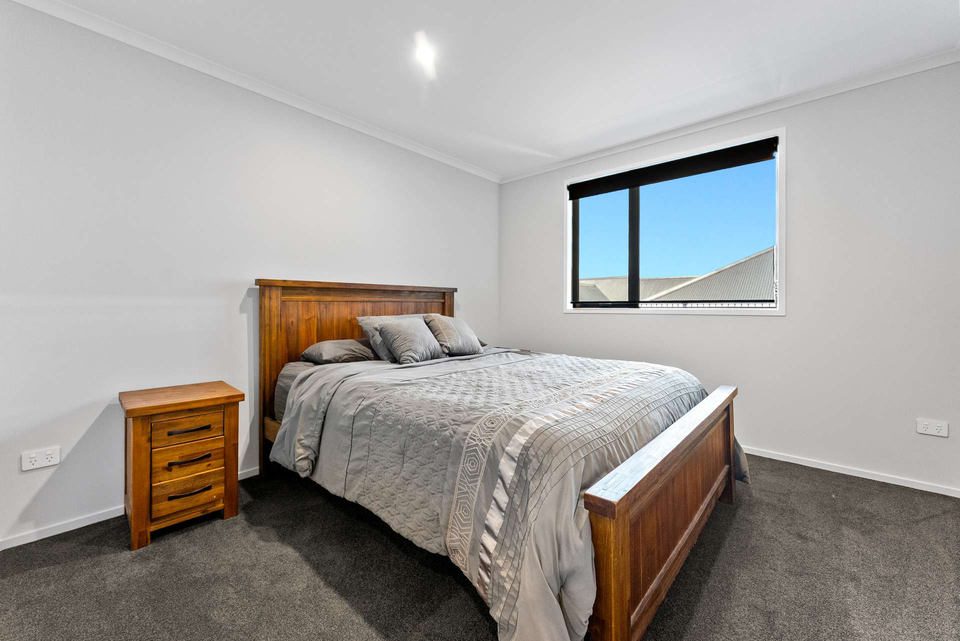 5 Kerr Crescent photo 23