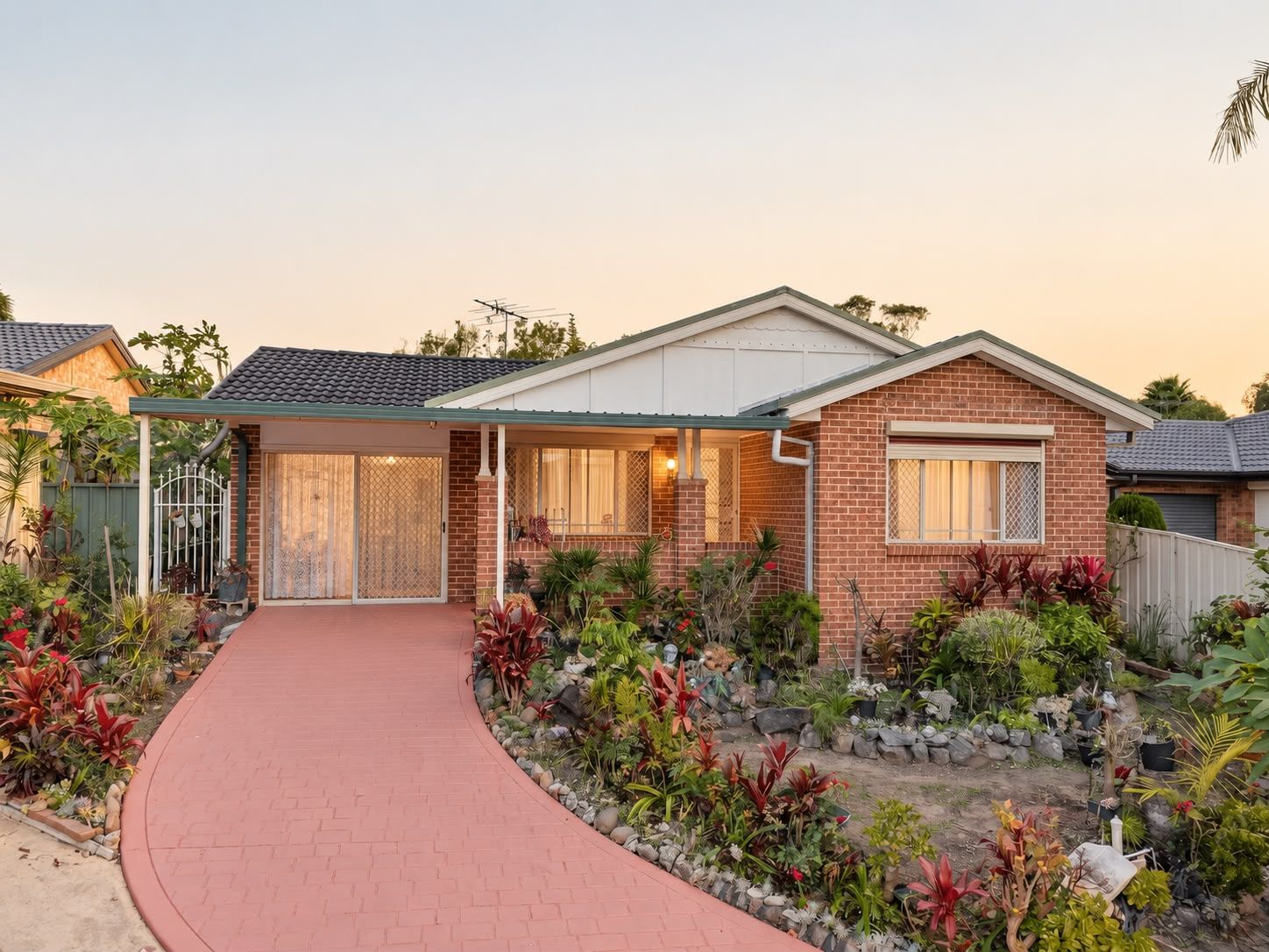 9 Vanessa Place — photo from Ray White Macarthur Group