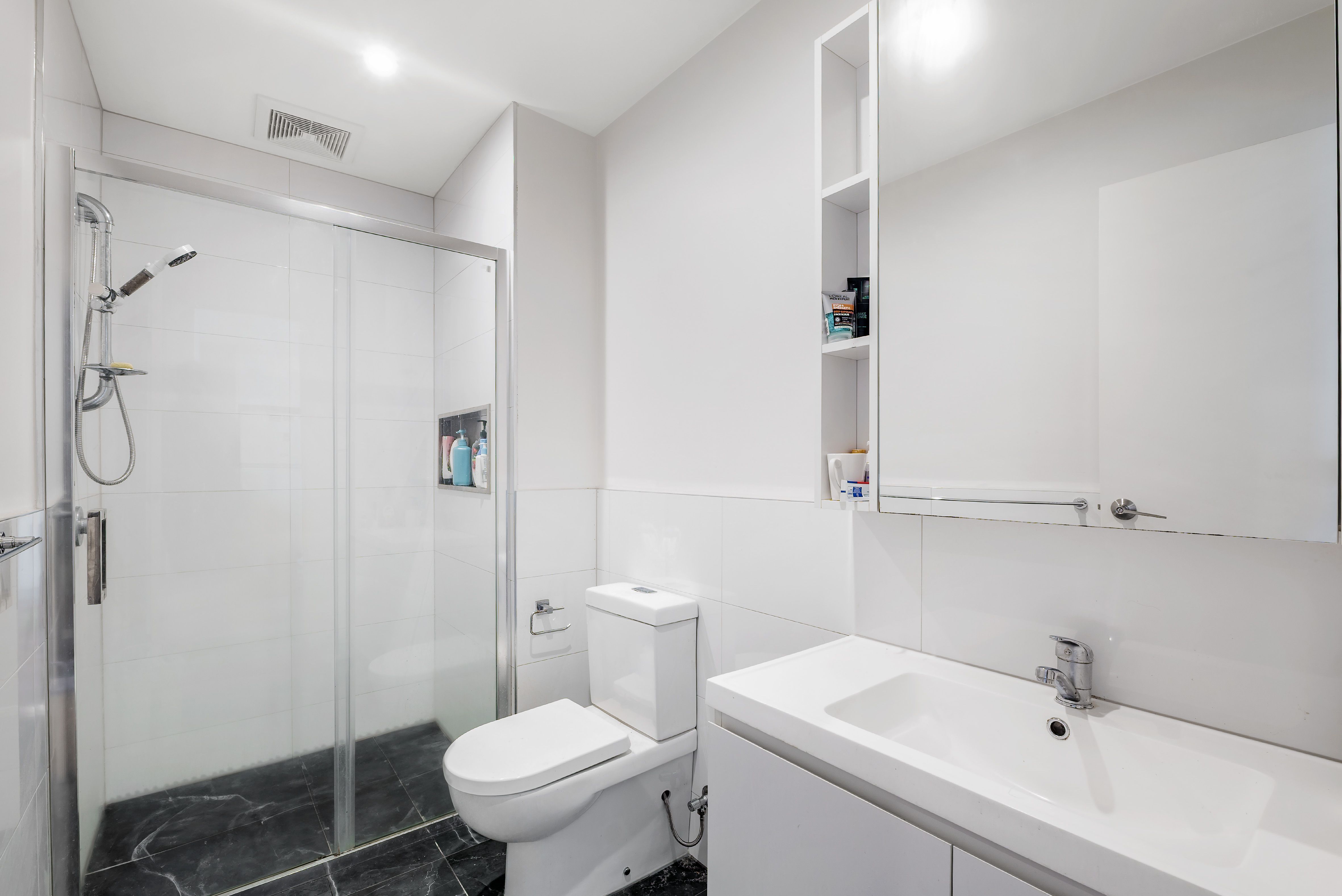 105/13 Koonawarra Street — photo 4 of 6