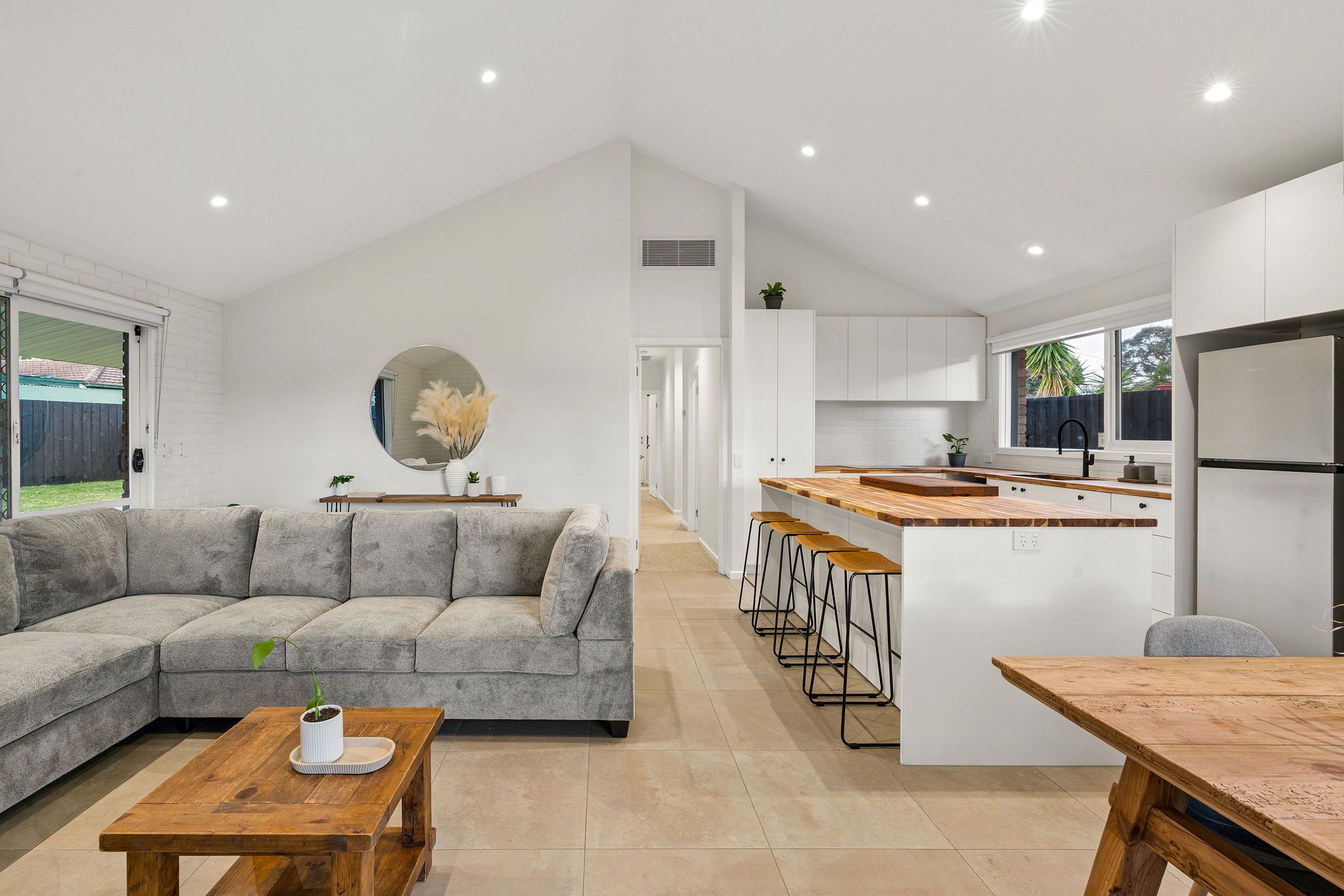 7 Landstead Court — photo 3 of 21