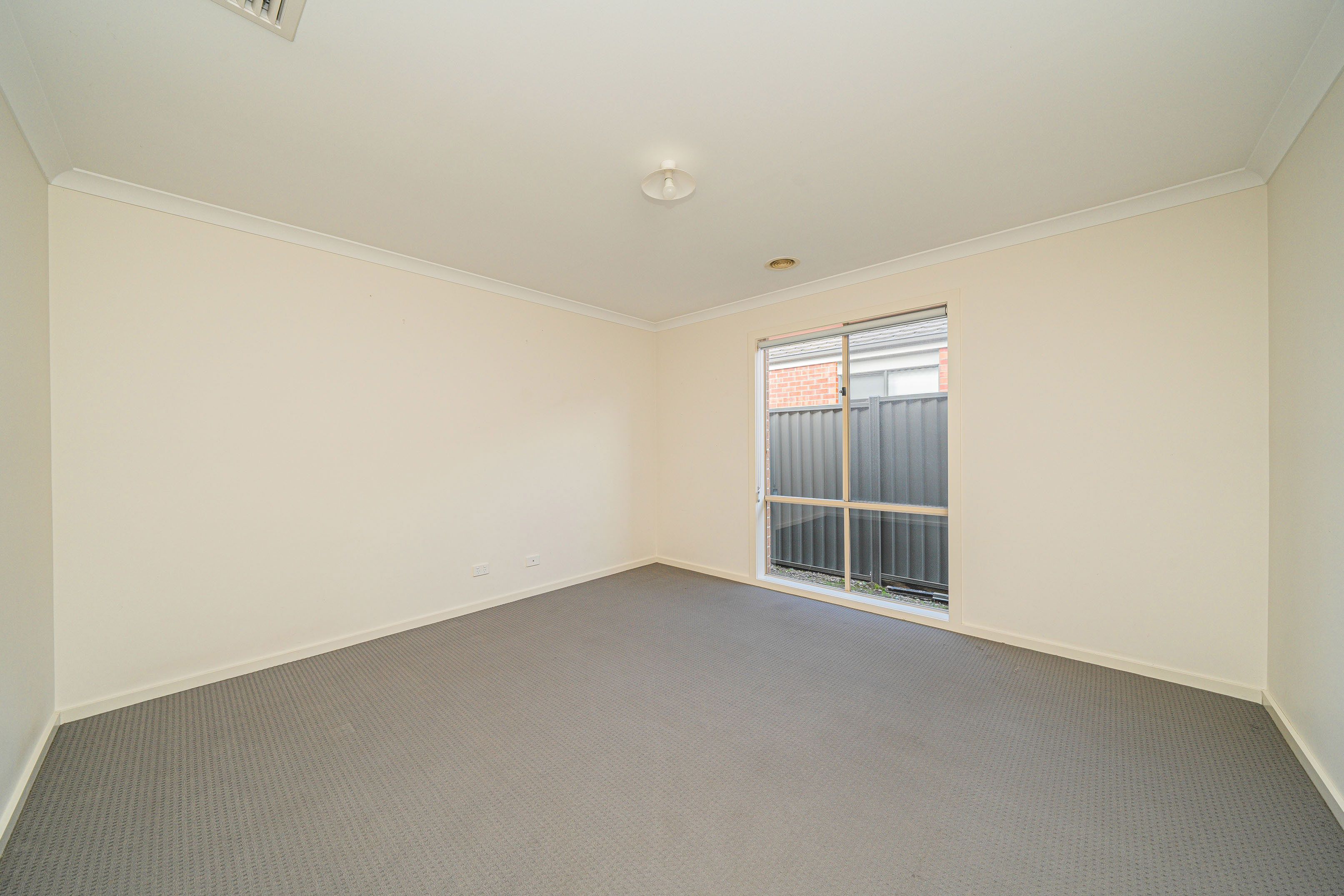 33 Morphetville Street, Clyde North, VIC 3978