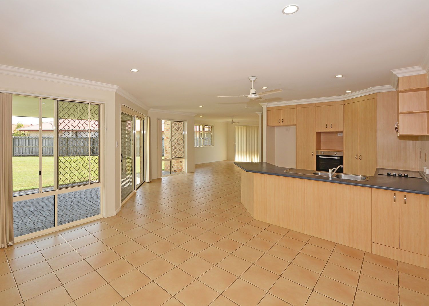 17 Surrey Court, Kawungan, QLD 4655