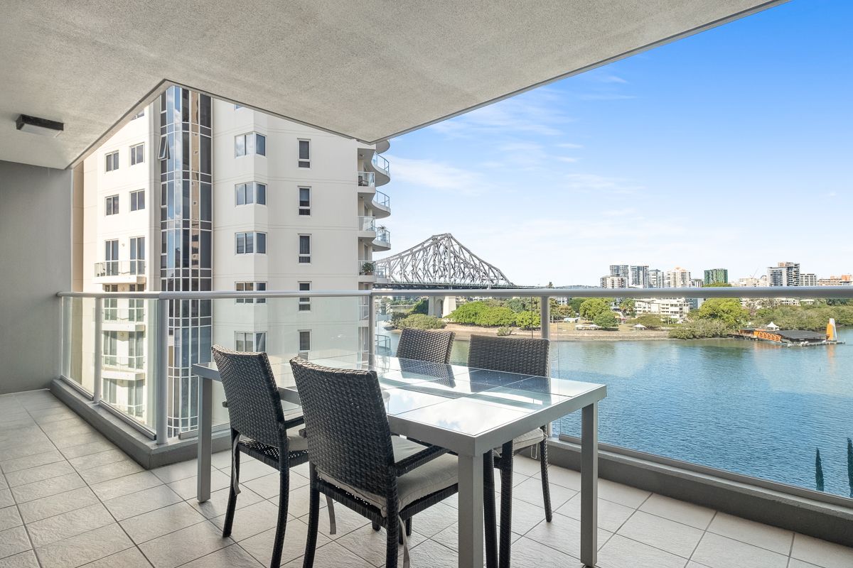 122/30 Macrossan Street — photo from Ray White Brisbane City