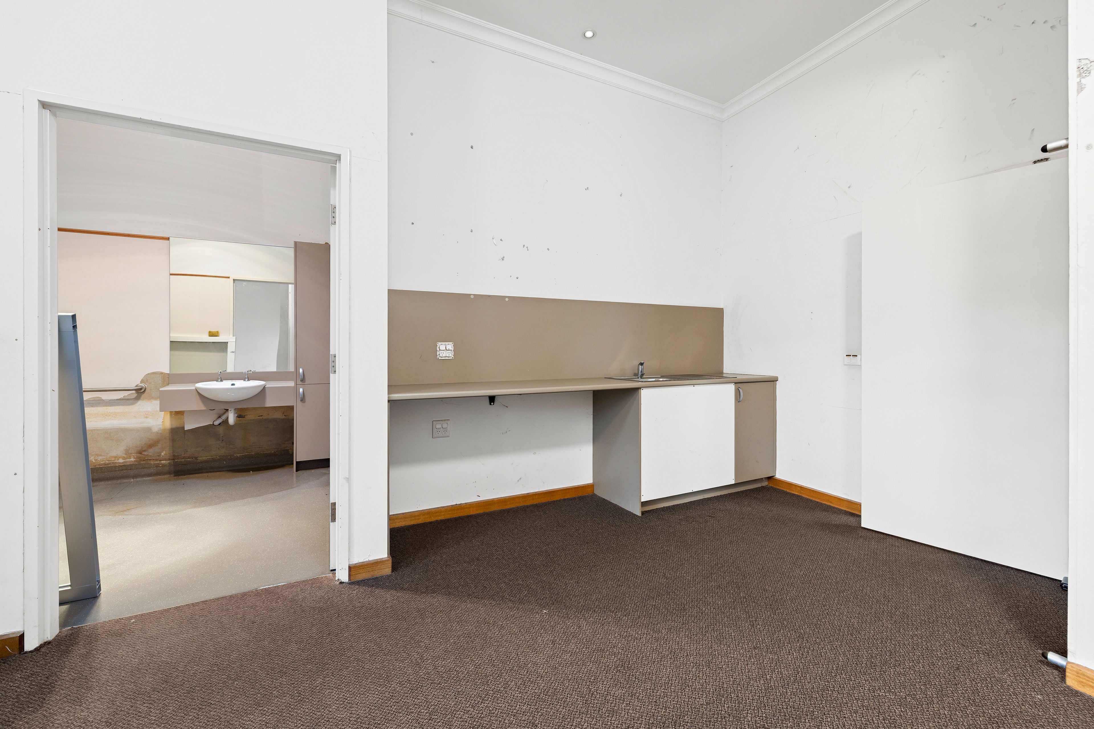 2-4 Willison Street — photo 9 of 20