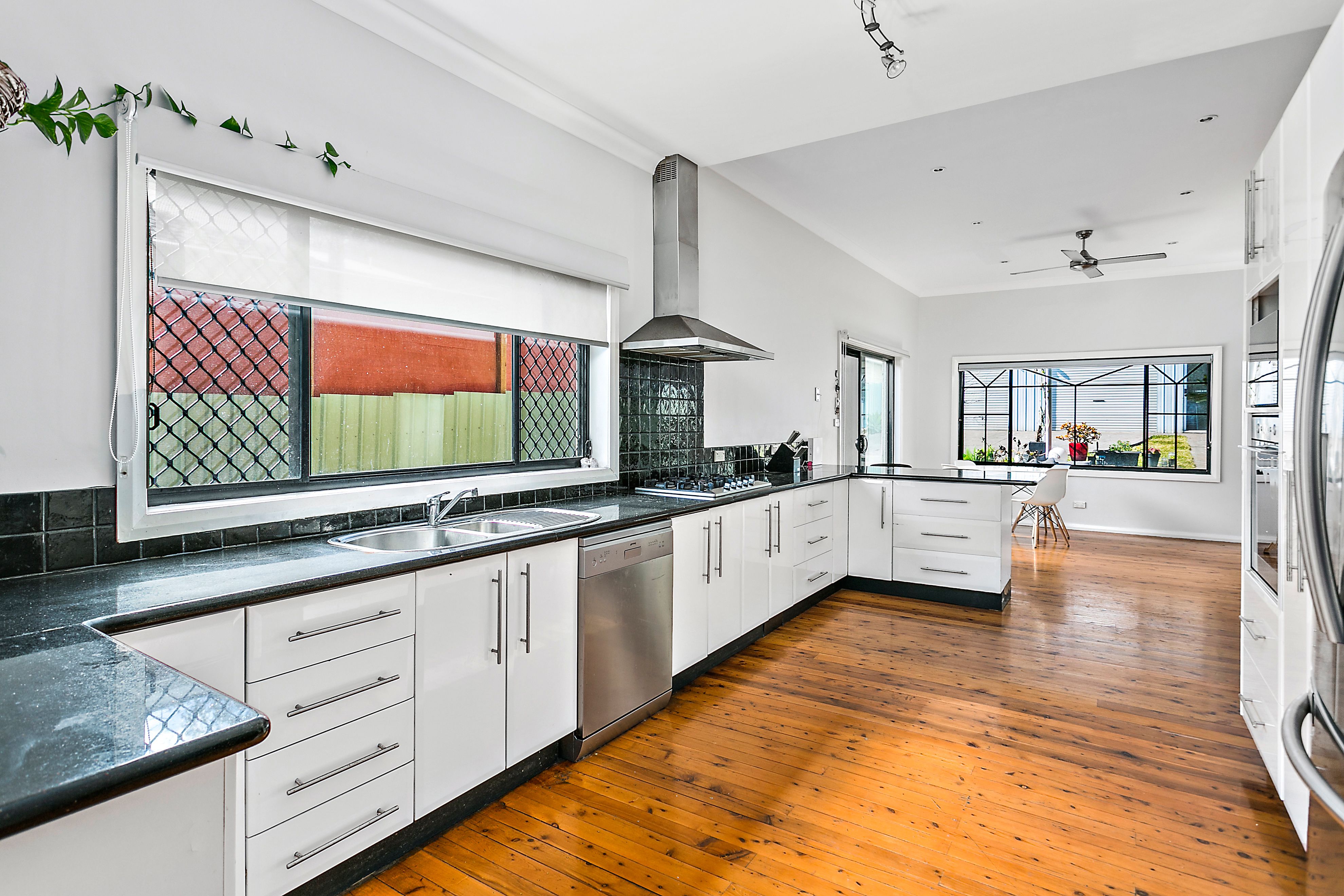 88 Lake Entrance Road, Oak Flats, NSW 2529