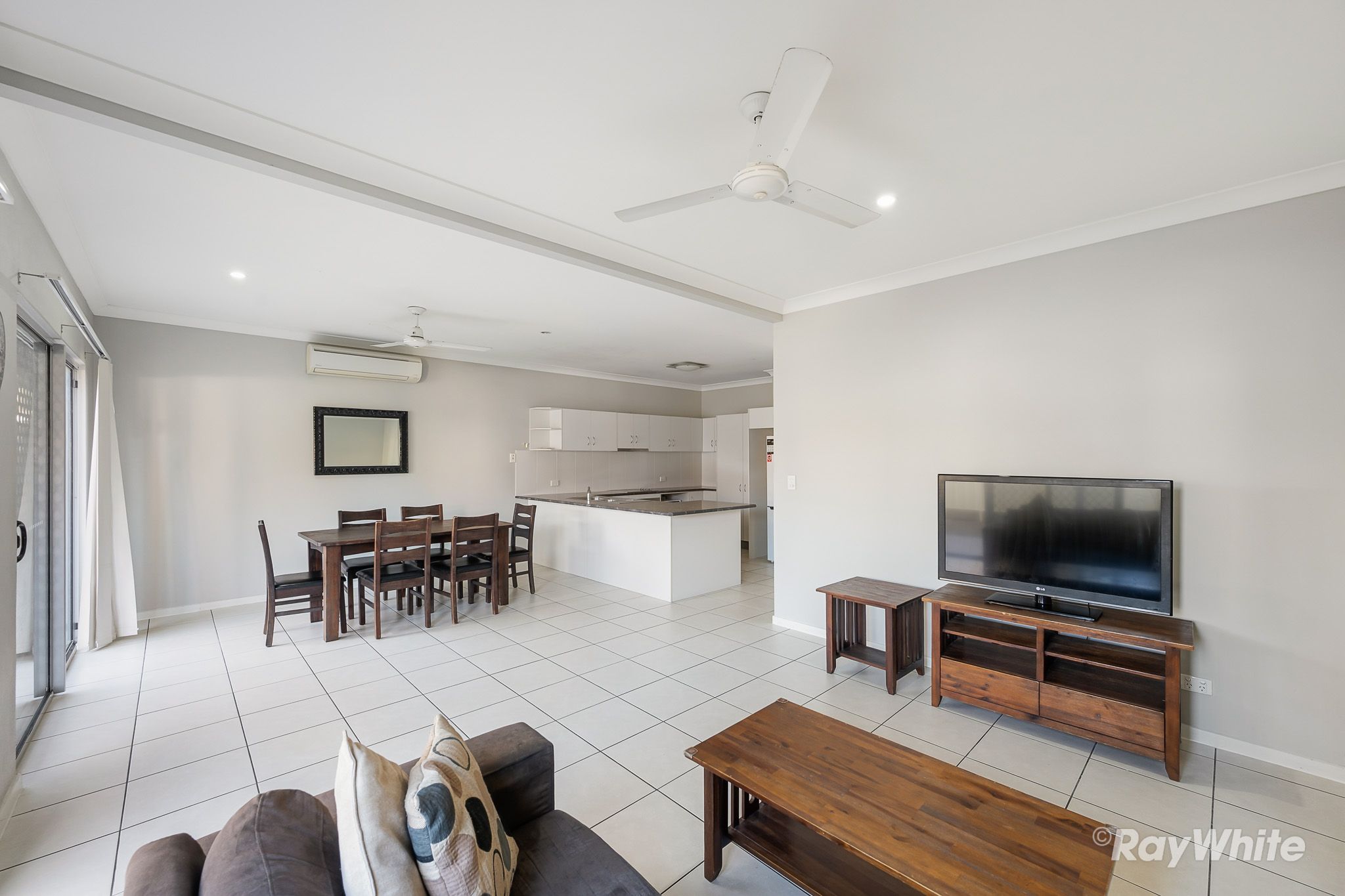 6/214 Oaka Street — photo 5 of 22