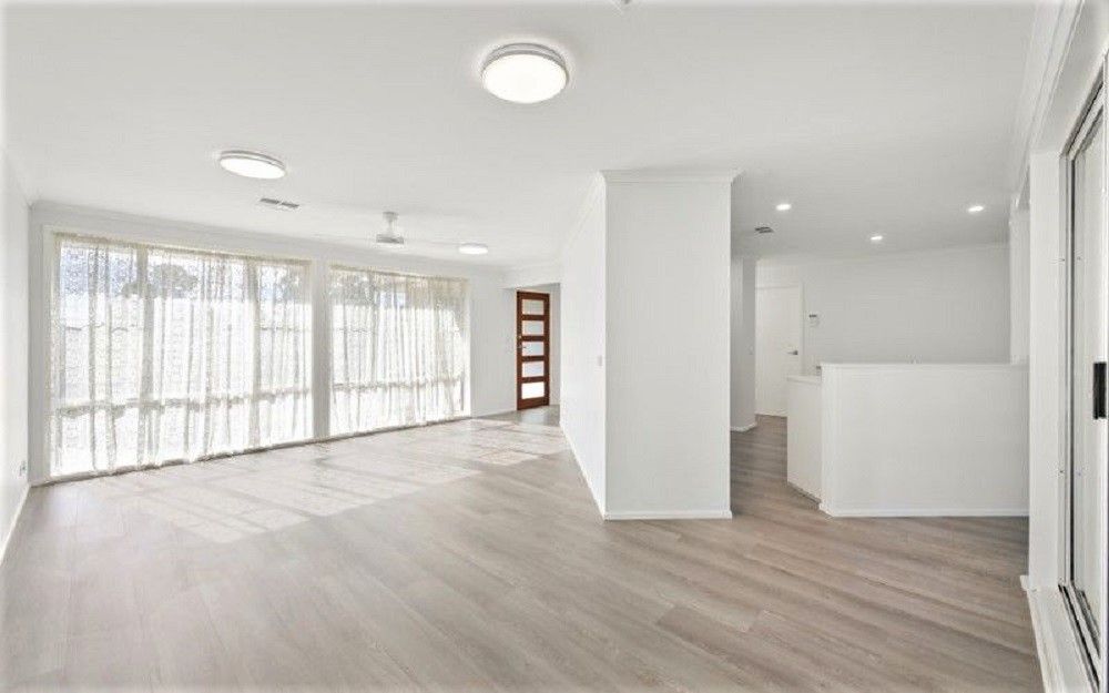 9 Sebastian Avenue, Rosemeadow, NSW 2560