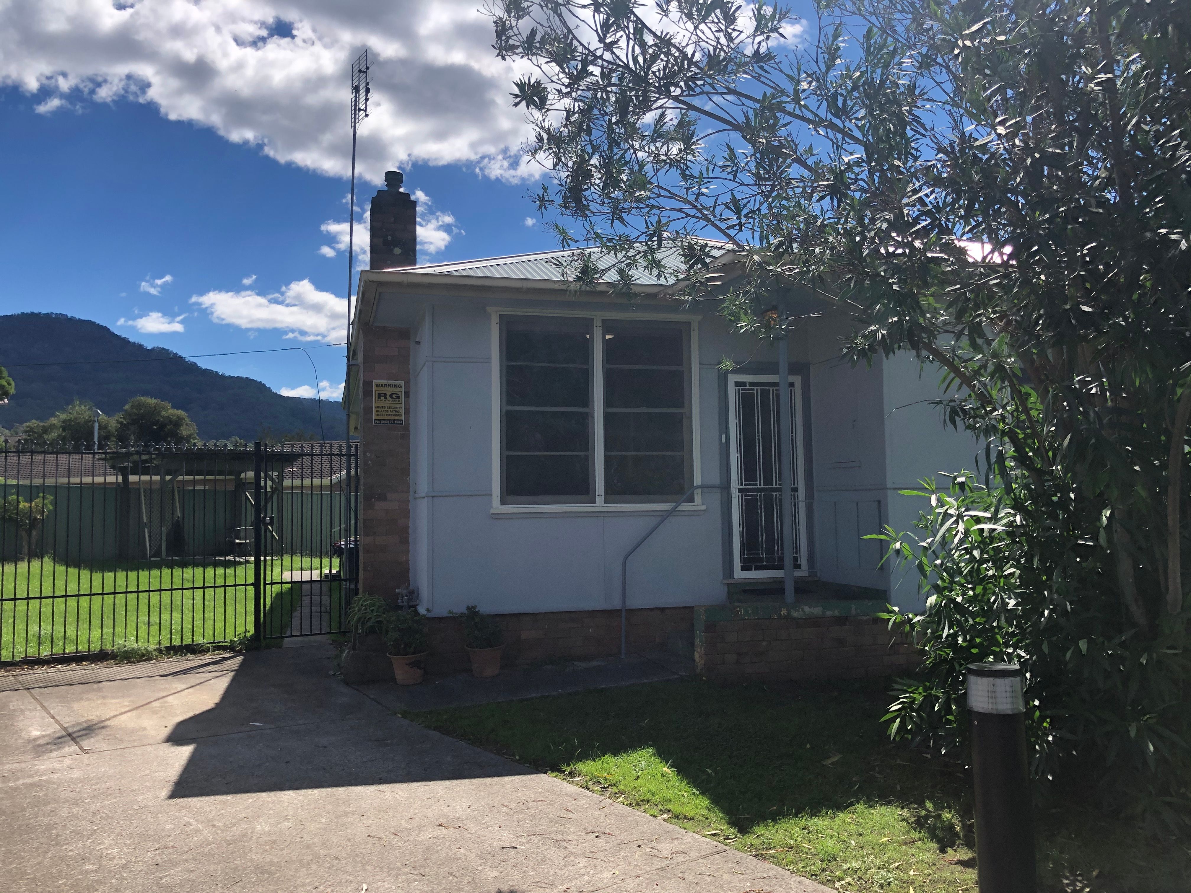 56 Graham Street, Unanderra, NSW 2526
