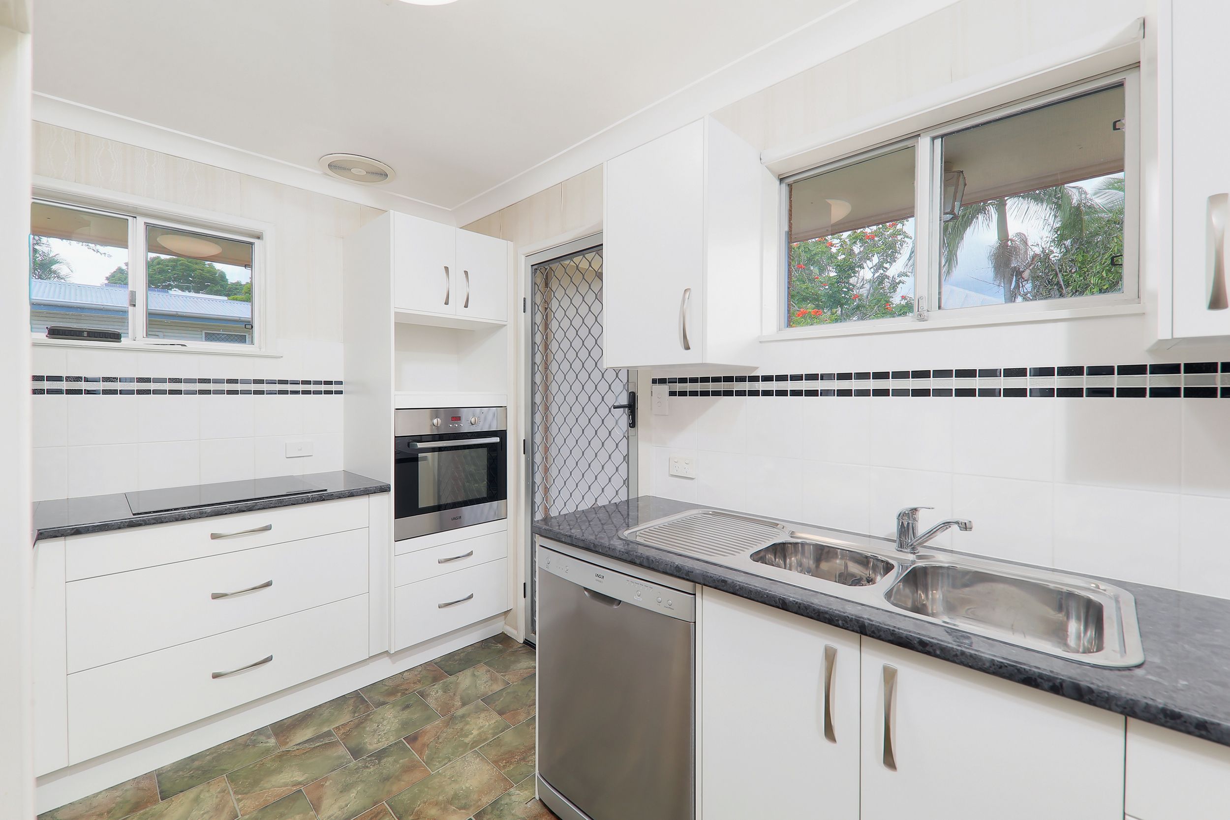 5 Snell Street, Camp Hill, QLD 4152