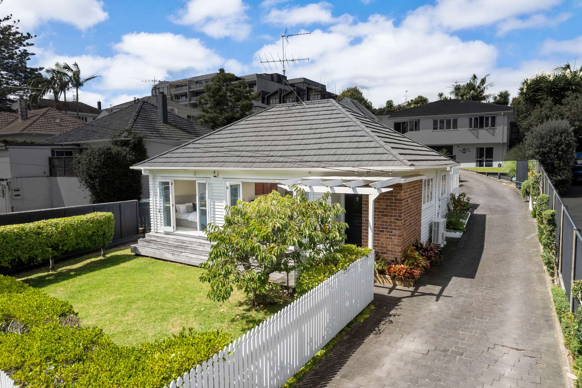 55 Godden Crescent photo 0