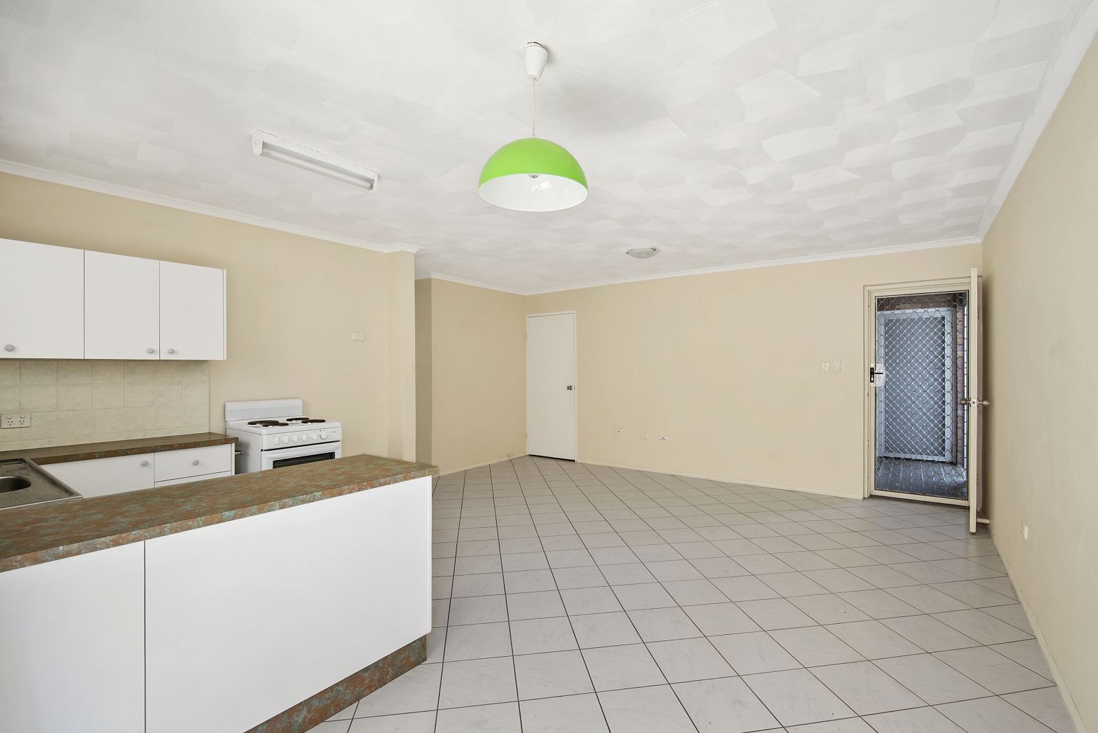 2/10 Meredith Street, Redcliffe, QLD 4020