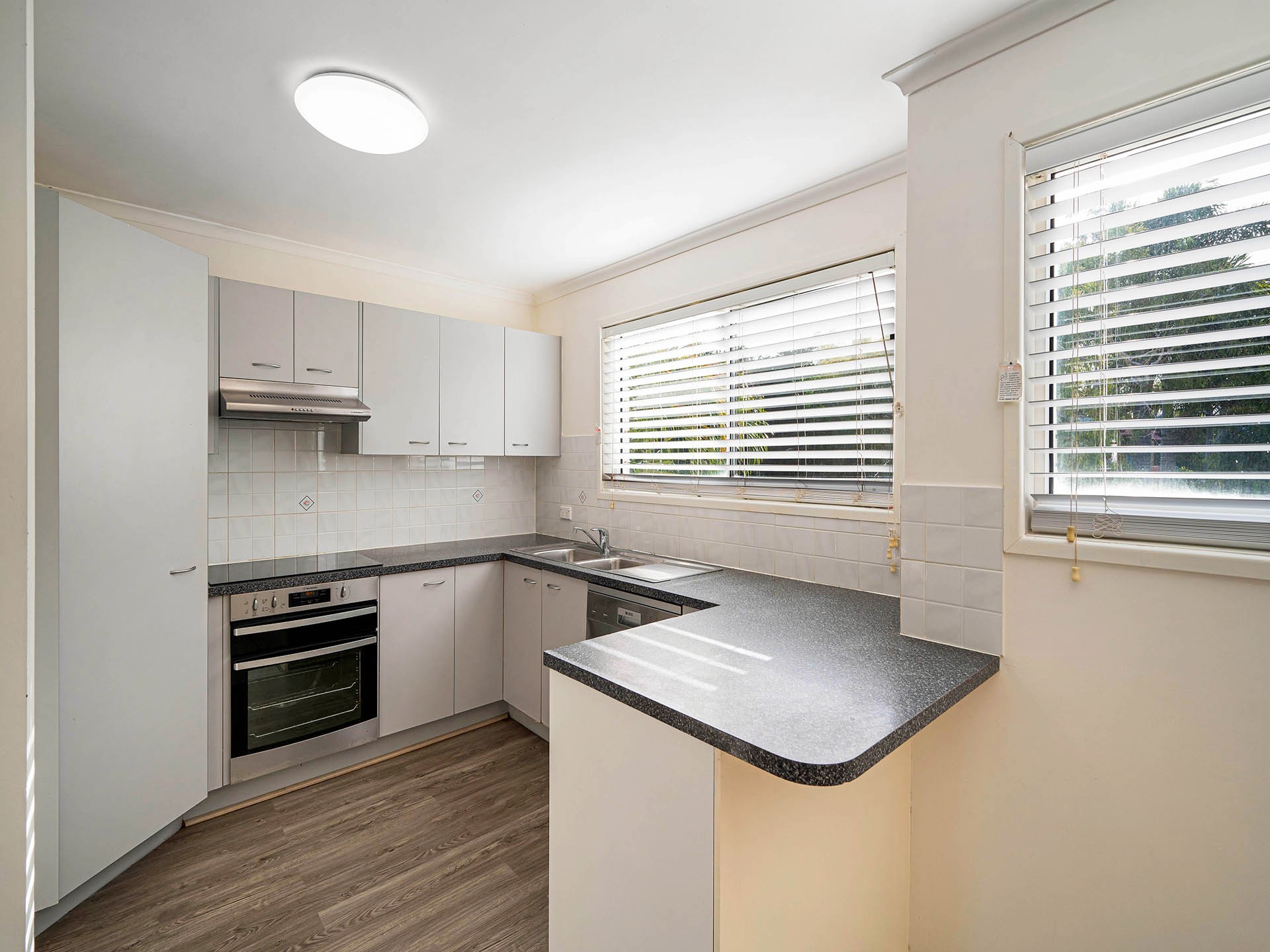 1/4 Kitchener Street, Golden Beach, QLD 4551