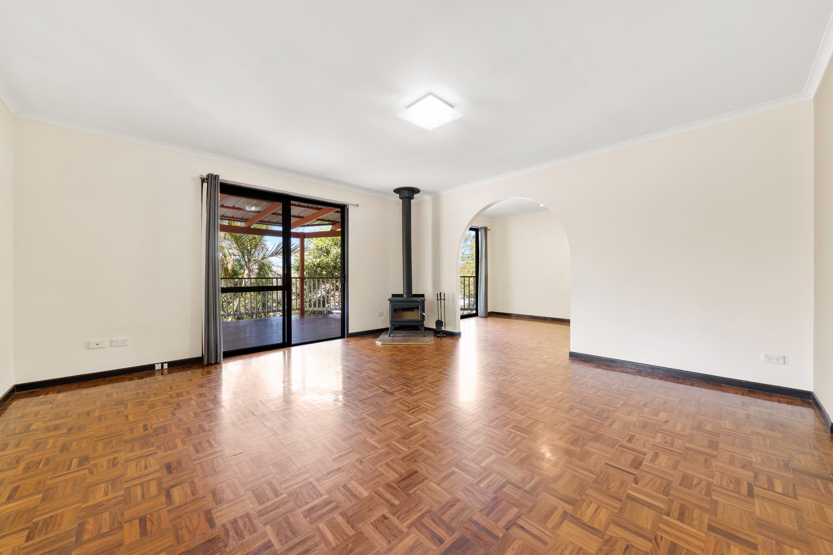 Arana Hills, QLD 4054