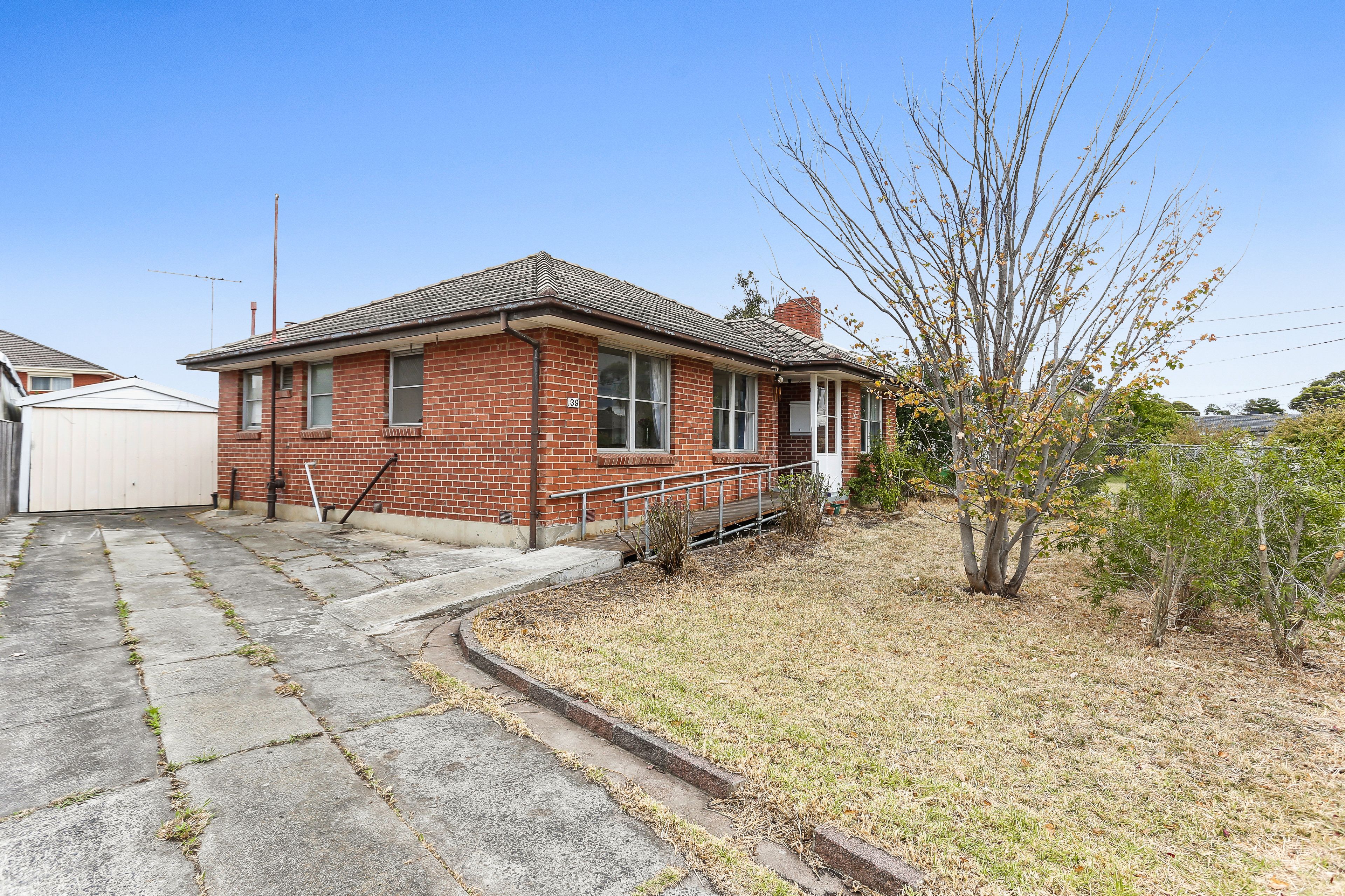 39 Mildura Crescent, Dallas, VIC 3047