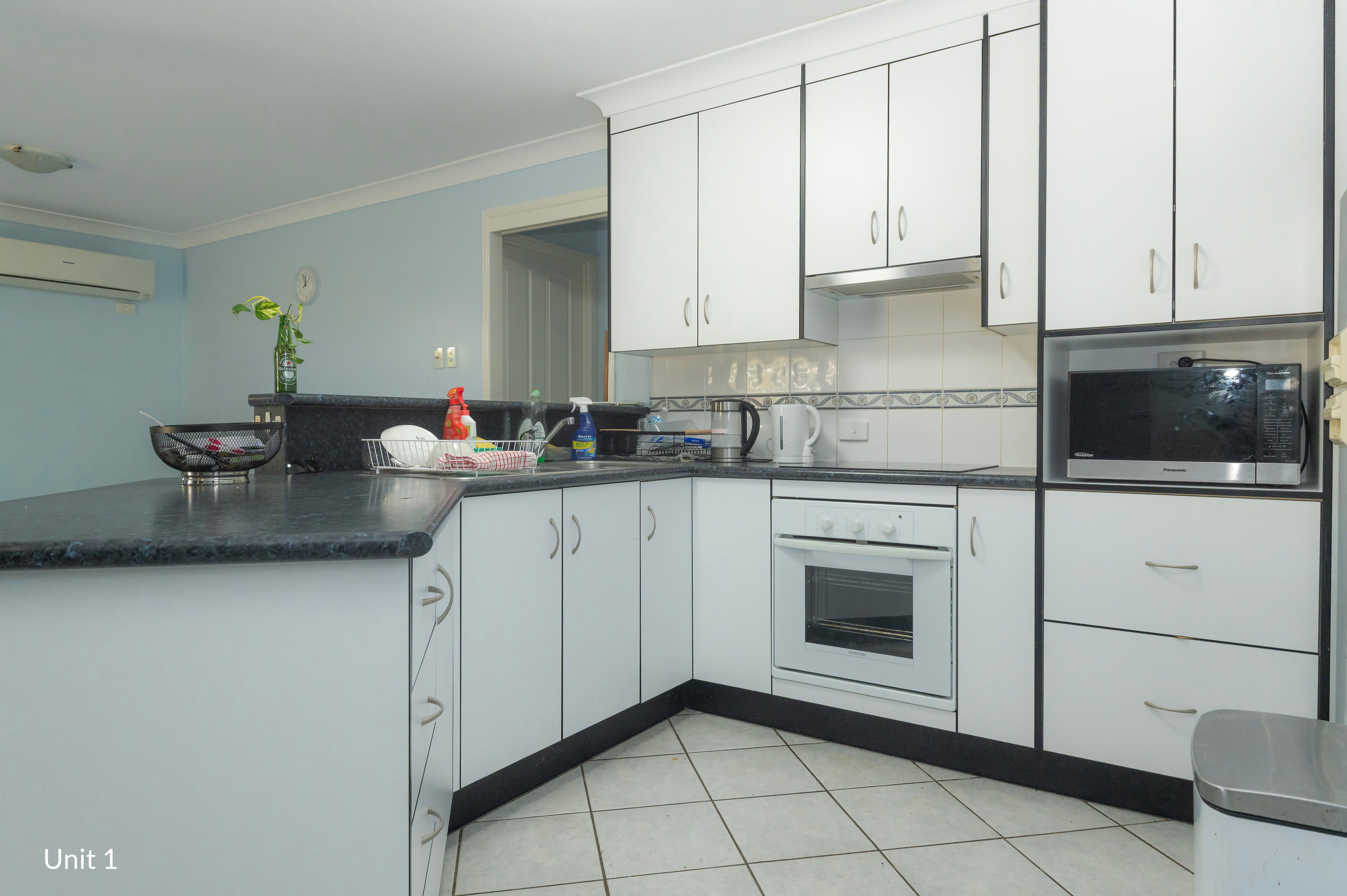 6 Woolein Crescent — photo 3 of 22