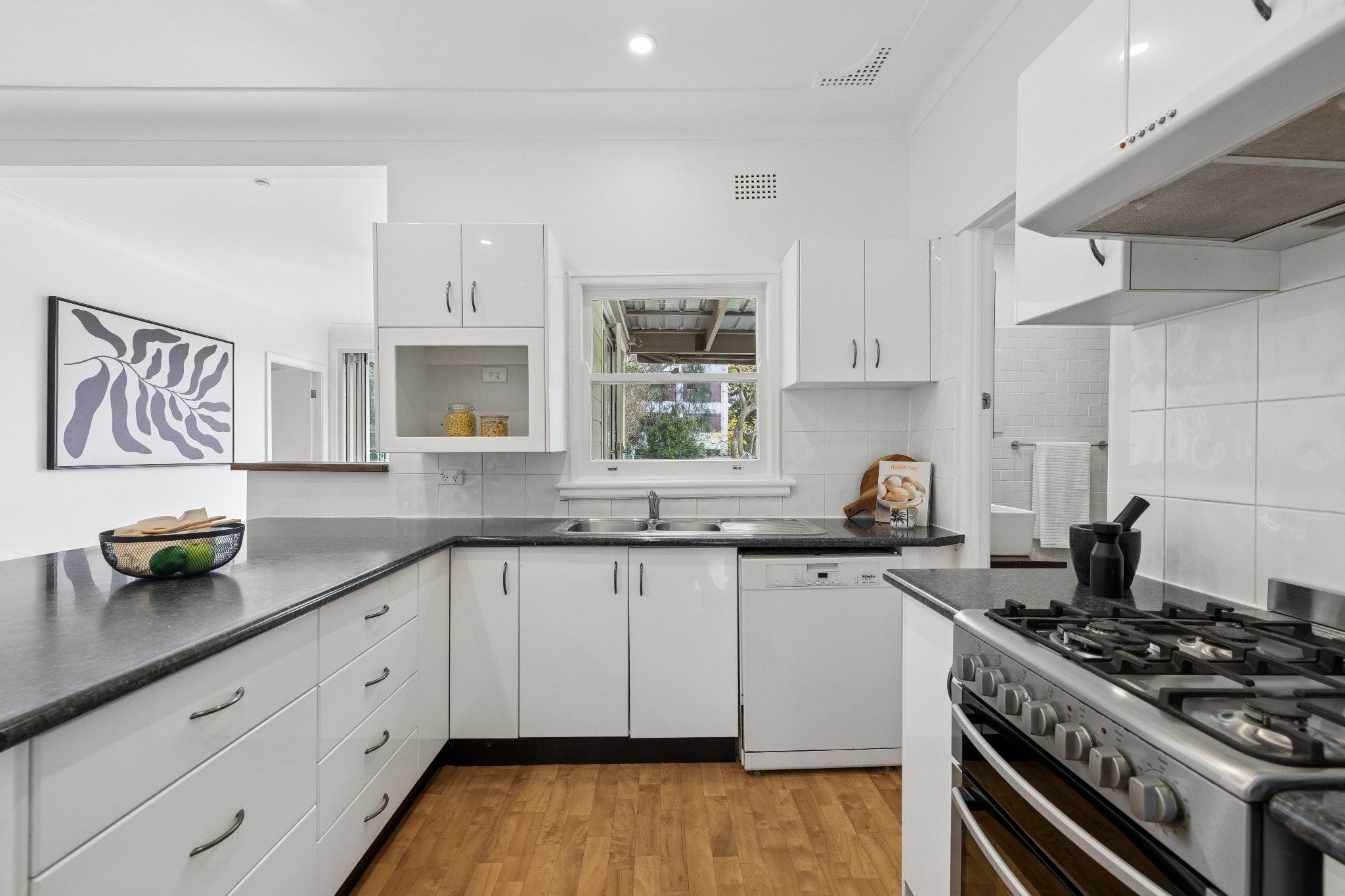 11 Reid Avenue — photo 18 of 30