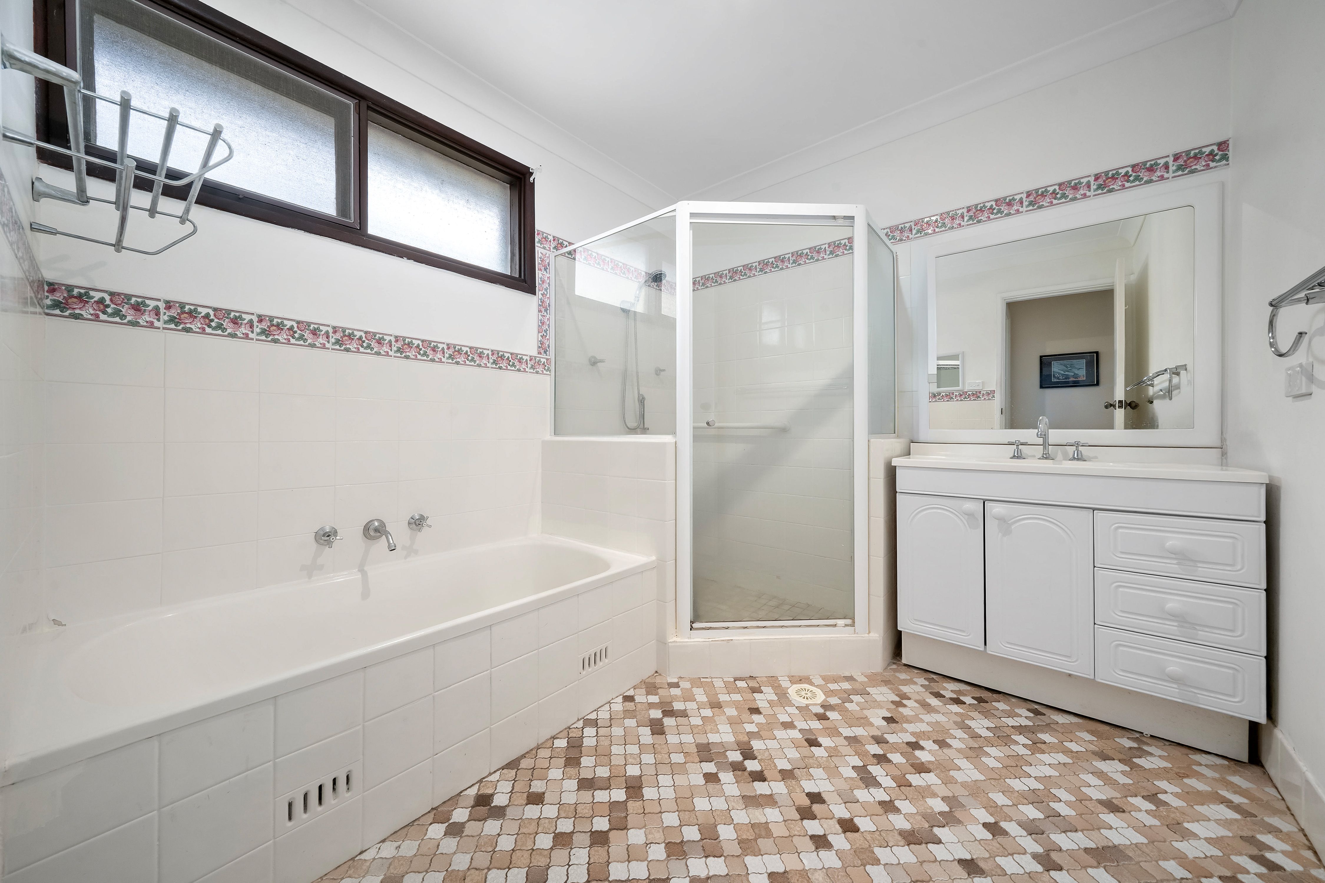 76 Hume Crescent — photo 9 of 21